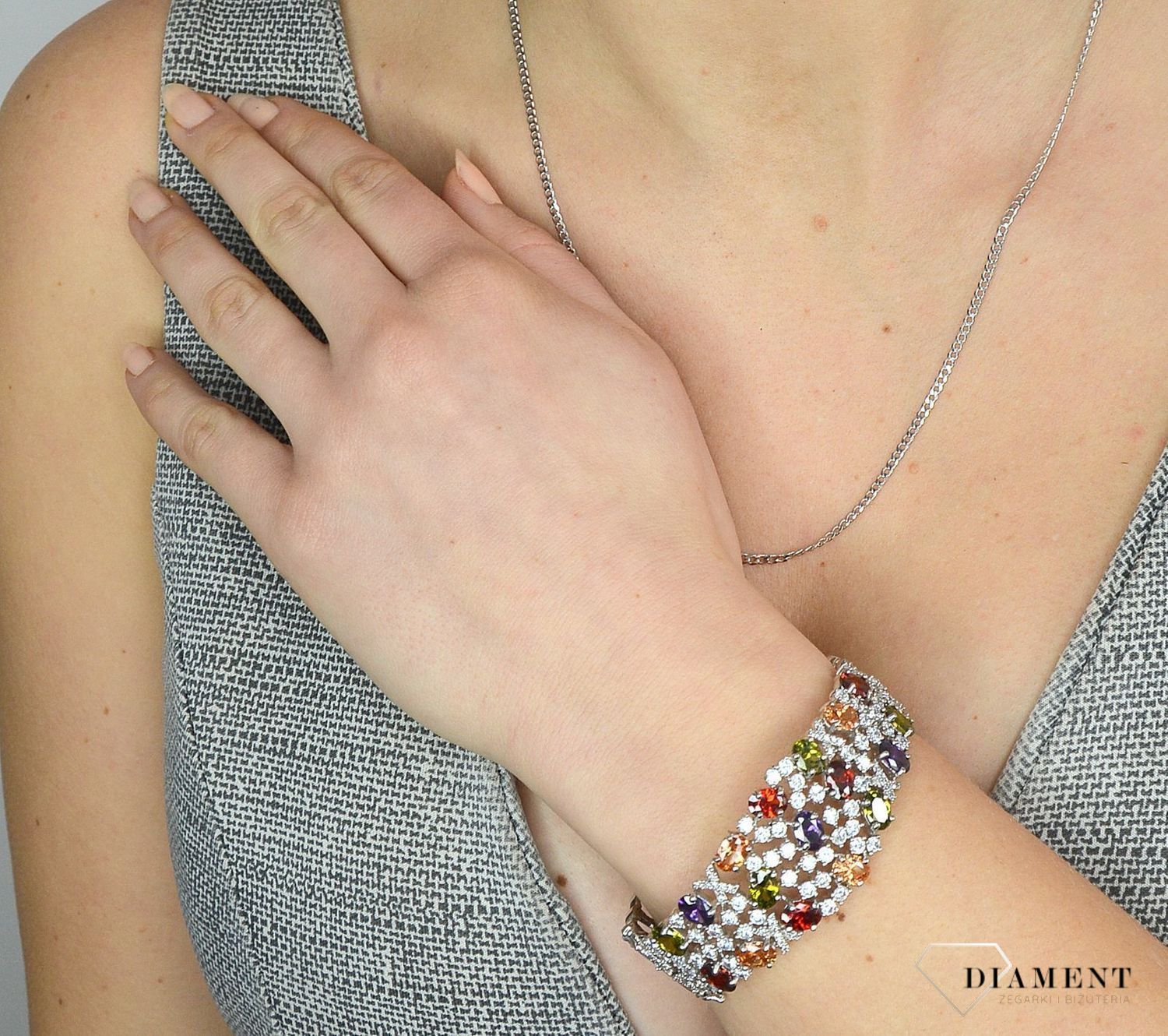 Srebrna bransoletka sztywna ozdobiona kolorową cyrkonią DIA-BRA-2543-925.jpg