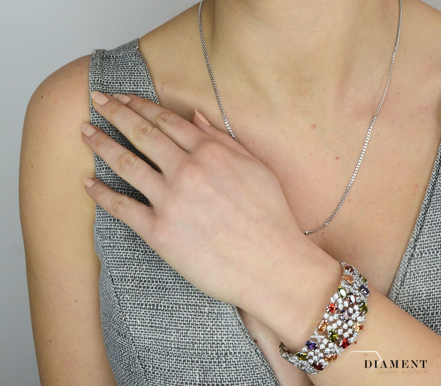 Srebrna bransoletka sztywna ozdobiona kolorową cyrkonią DIA-BRA-2543-925.jpg