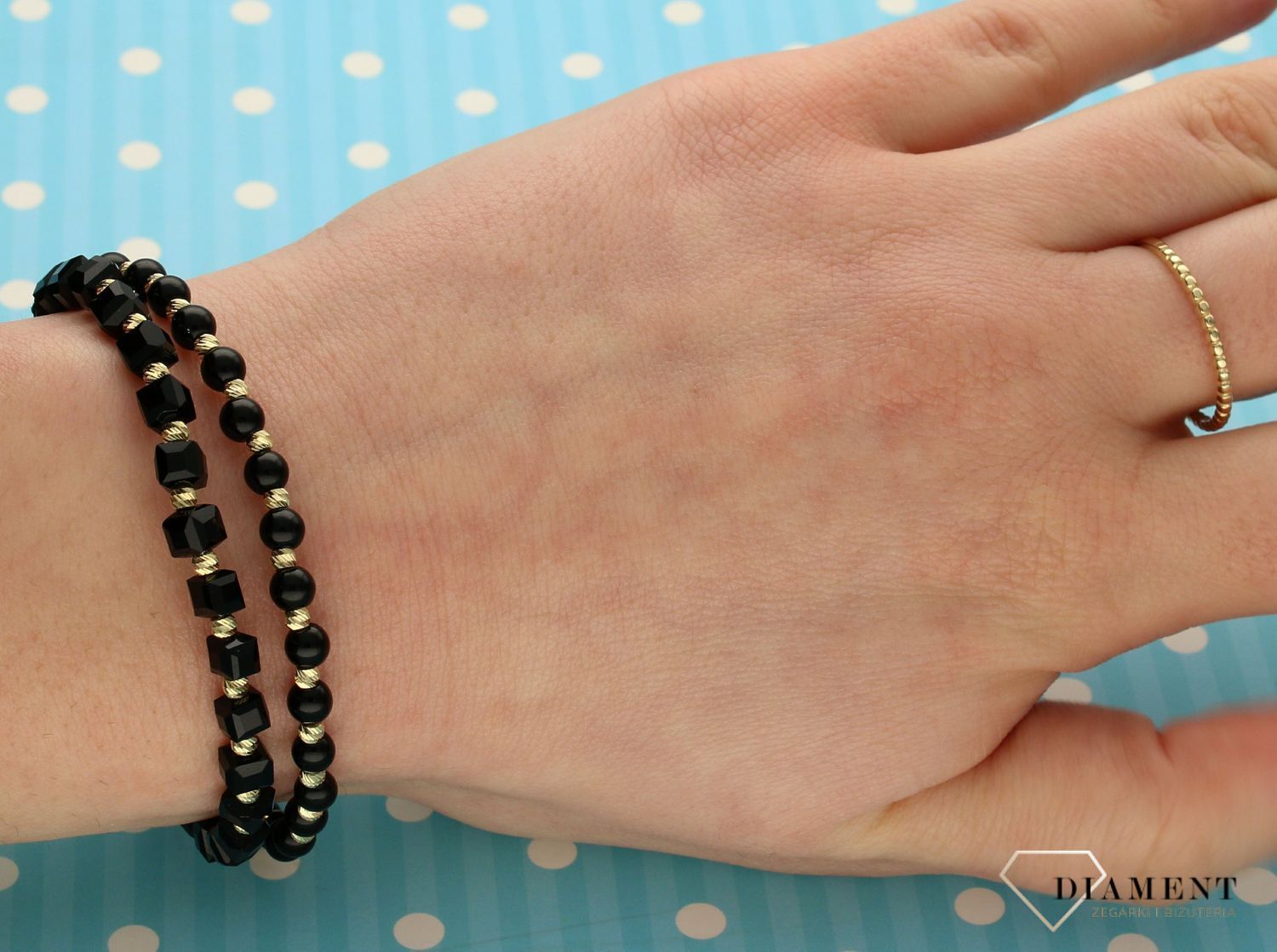 Bransoletka na sznureczku złote kuleczki czarne koraliki DIA-BRA-2697-585.jpg