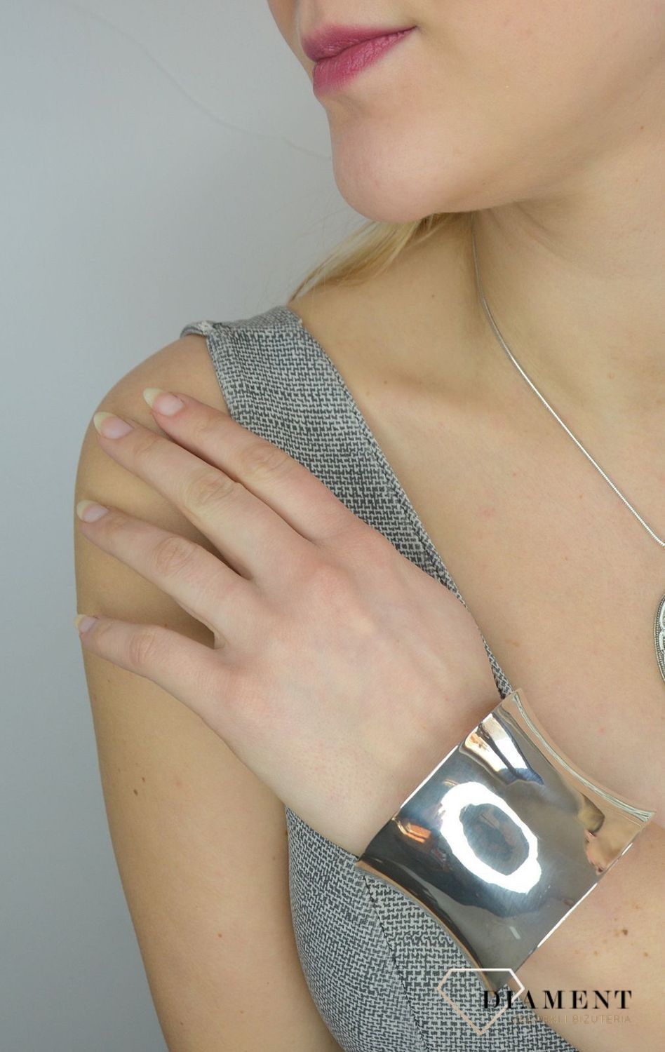 Bransoletka srebrna sztywna 'Szeroka Kleopatra'.jpg