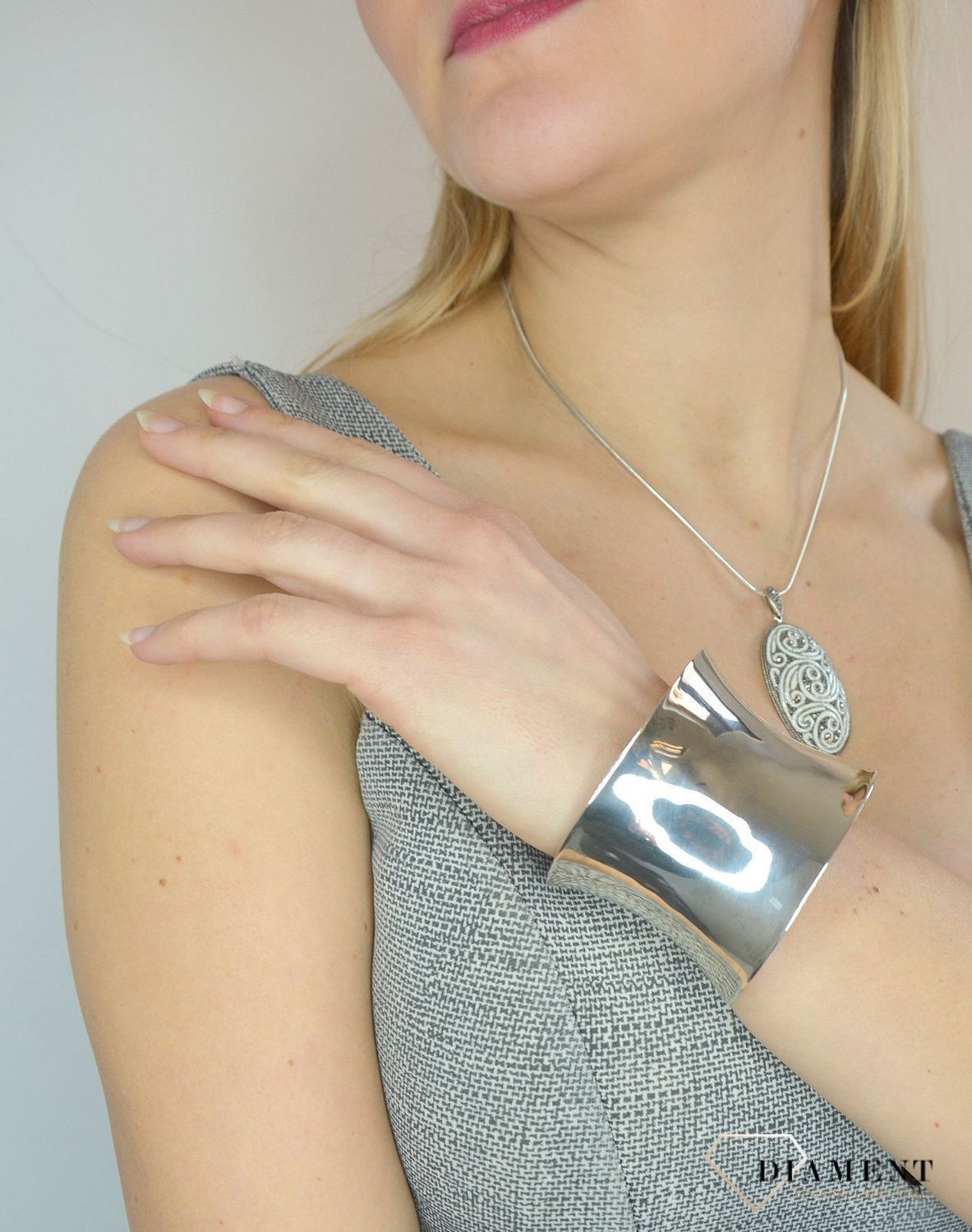 Bransoletka srebrna sztywna 'Szeroka Kleopatra'.jpg