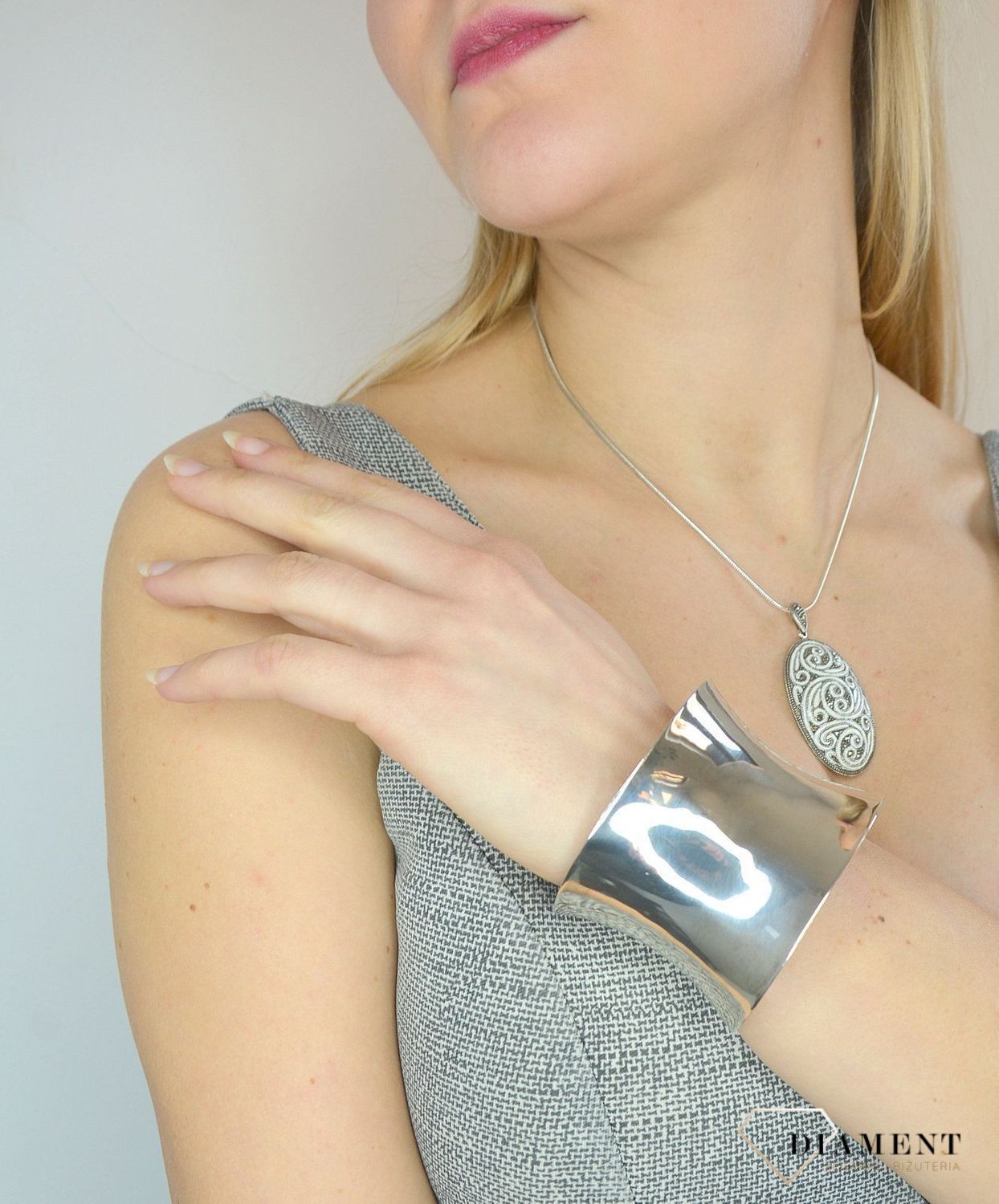 Bransoletka srebrna sztywna 'Szeroka Kleopatra'.jpg