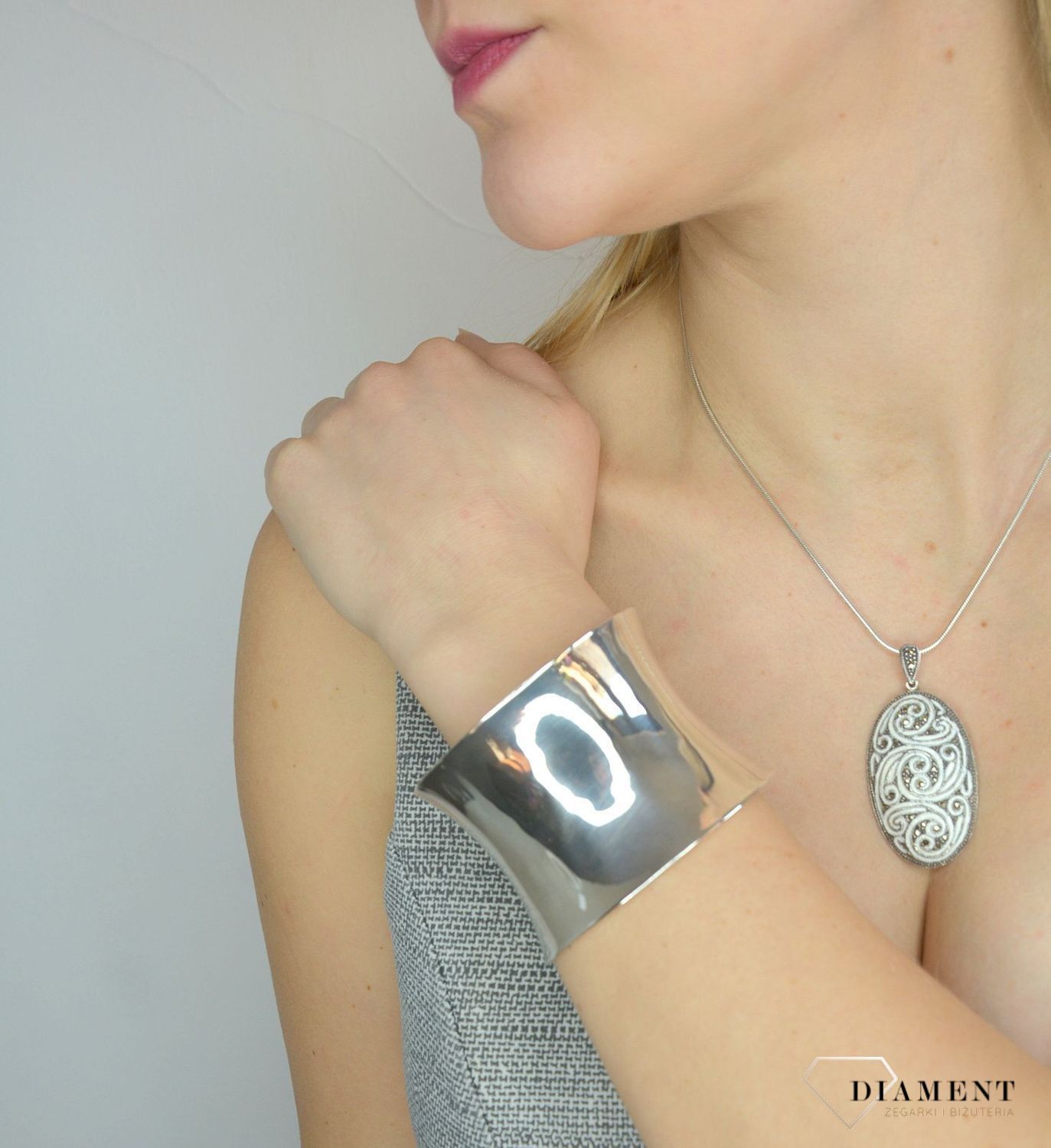 Bransoletka srebrna sztywna 'Szeroka Kleopatra'.jpg