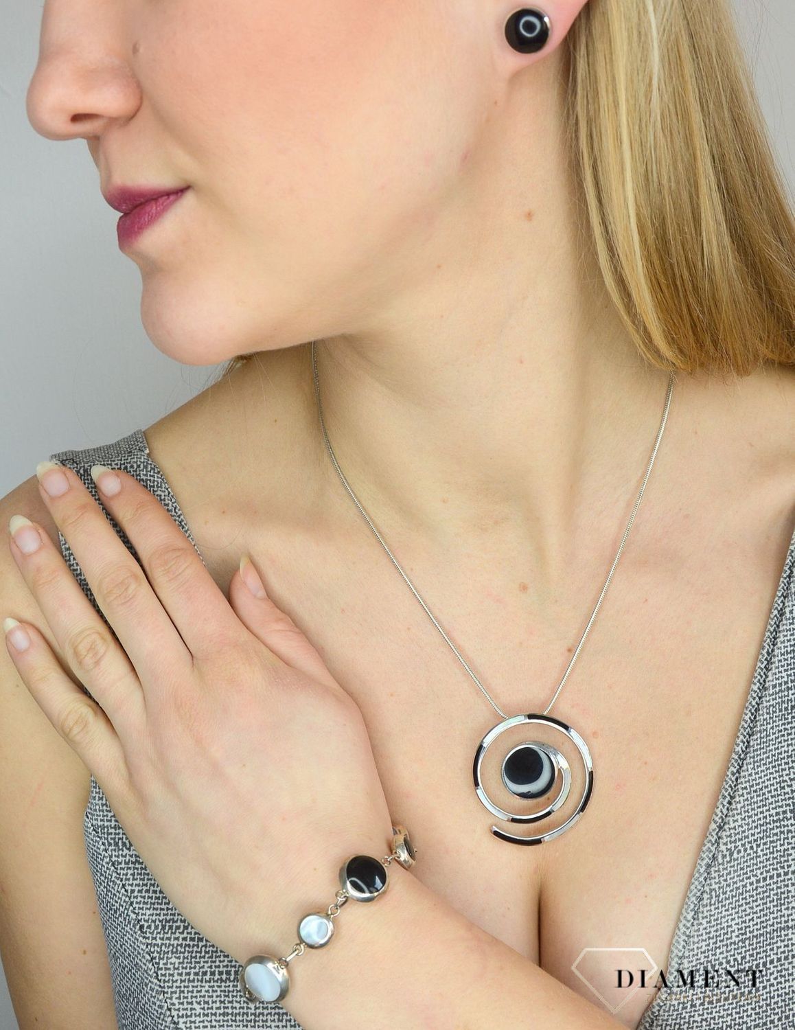 Bransoletka srebrna dwustronna z masą perłową i onyksem DIA-BRA-2785-925.jpg