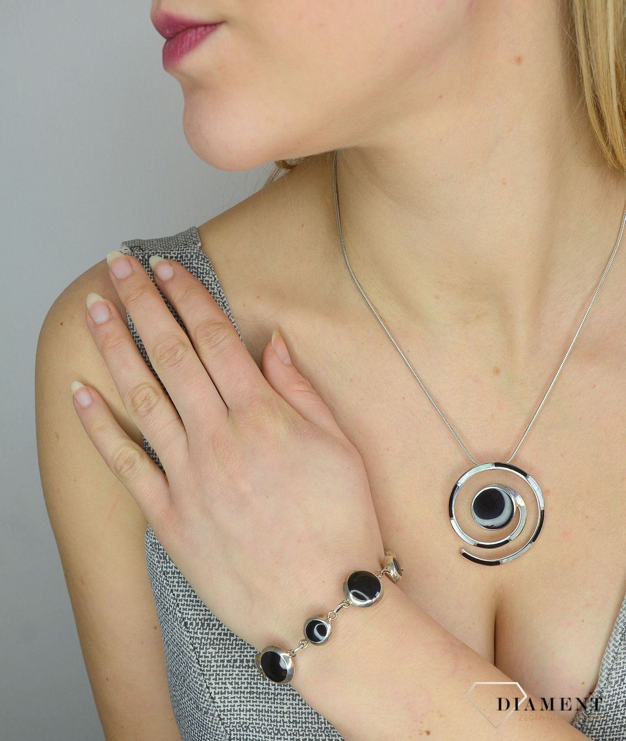 Bransoletka srebrna dwustronna z masą perłową i onyksem DIA-BRA-2785-925.jpg