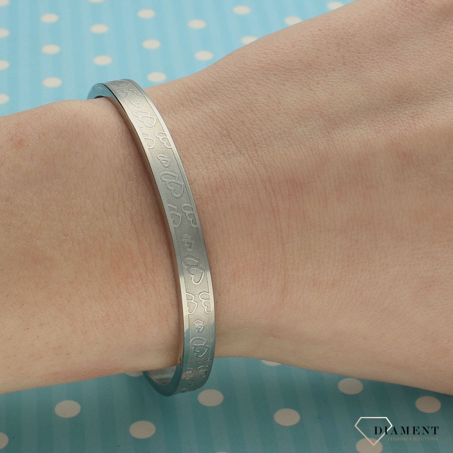 Bransoletka sztywna stalowa z serduszkami DIA-BRA-2905-INNE (1).jpg