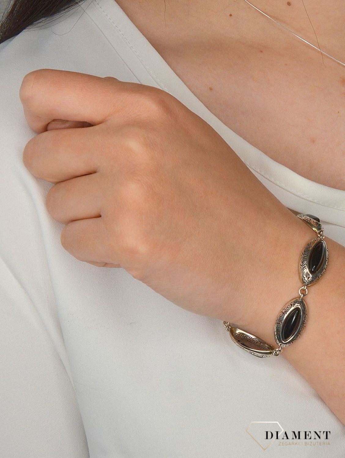 Srebrna bransoletka owal onyks DIA-BRA-2927-925.jpg