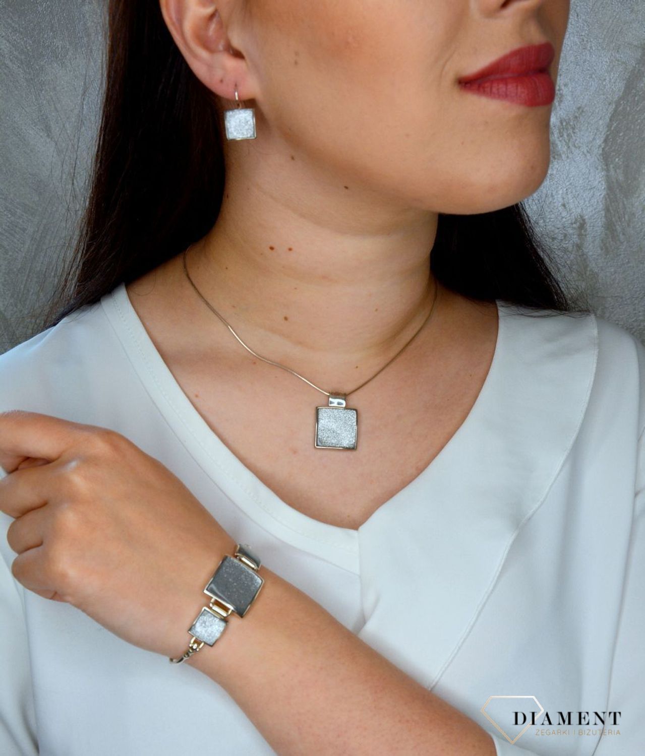 Srebrna bransoletka sztywna kwadraty z brokatem DIA-BRA-2929-925.jpg
