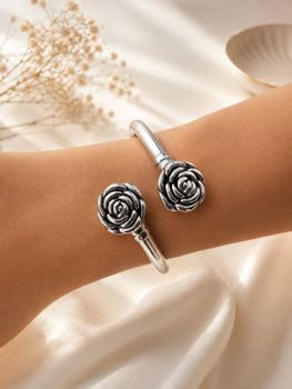 Srebrna Bransoletka Sztywna z Różami – 2 Róże, 17 mm, 13,45 g róża.jpg