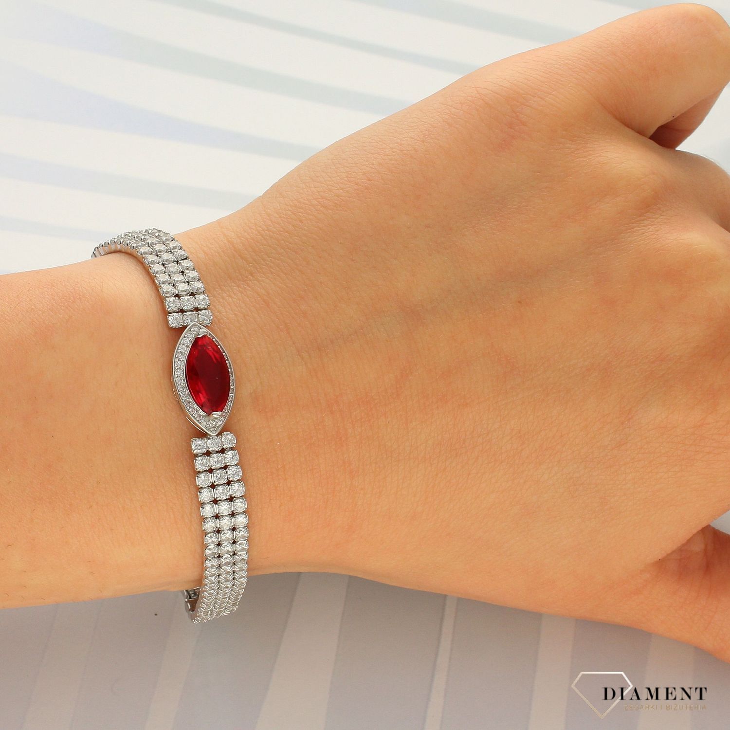 Srebrna bransoletka z cyrkoniami 'Rubinowa łza' DIA-BRA-2960-925 (2).jpg