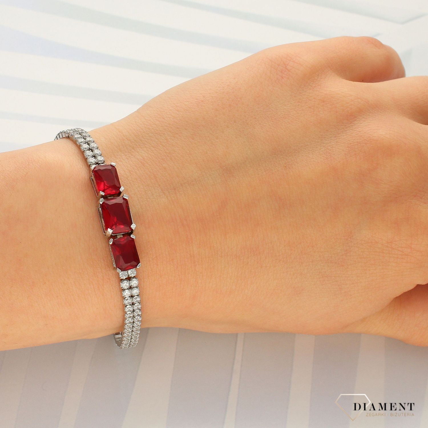 Srebrna bransoletka z cyrkoniami cyrkoniami 'Rubinowe kostki' DIA-BRA-2961-92 (1).jpg