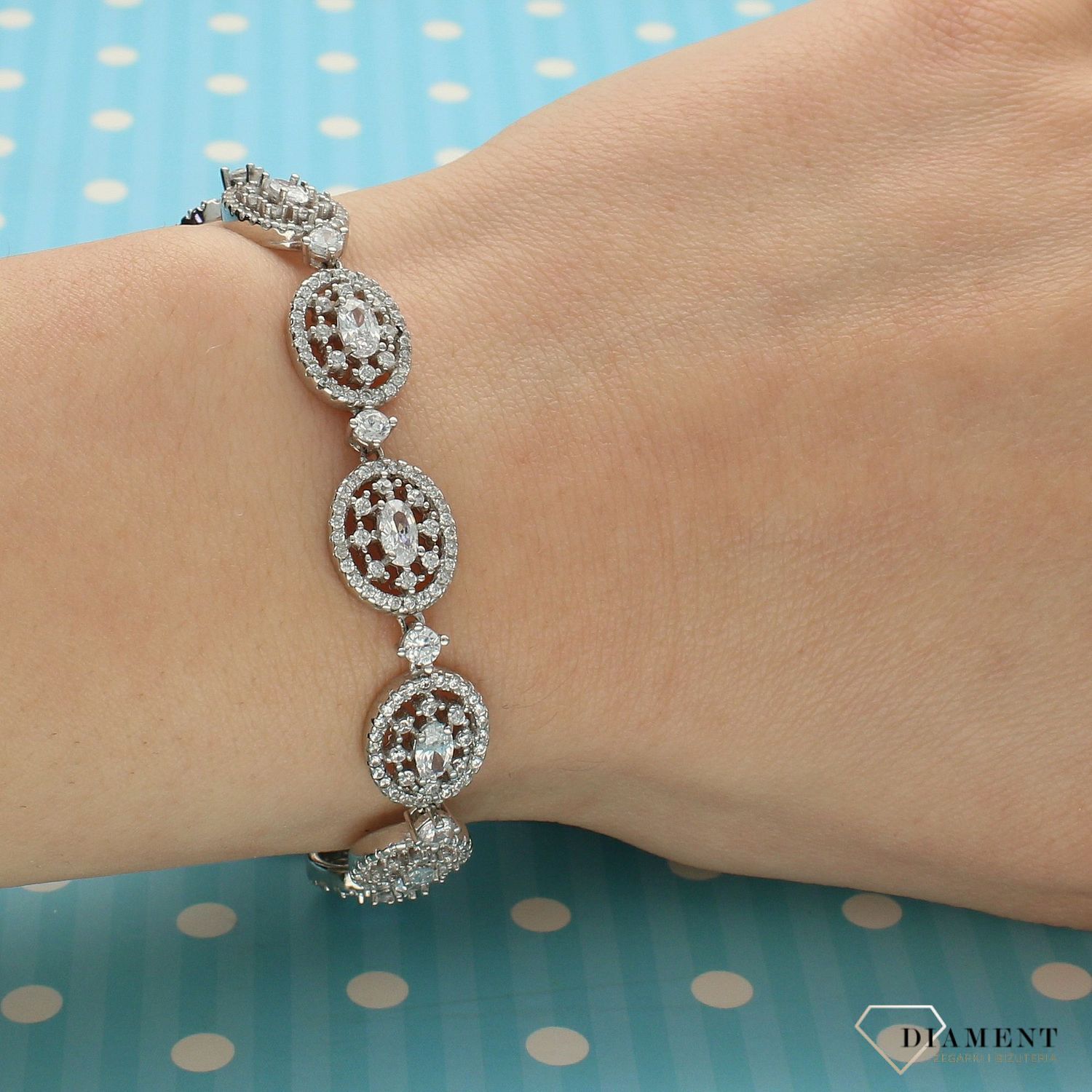 Srebrna bransoletka ozdobiona cyrkoniami DIA-BRA-2965-925 (1).jpg