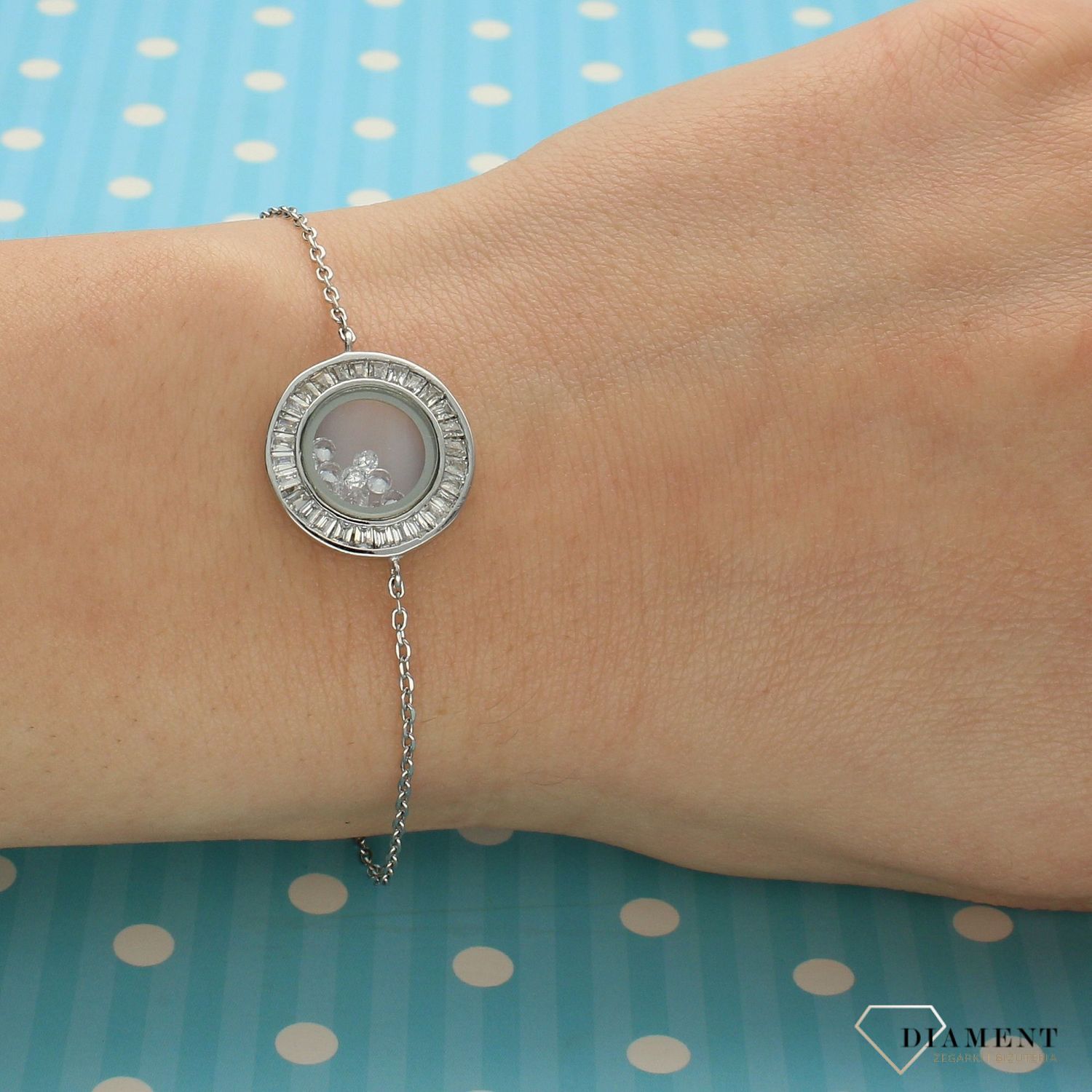 Bransoletka srebrna z okrągłą zawieszką z cyrkoniami DIA-BRA-2969-925 (1).jpg