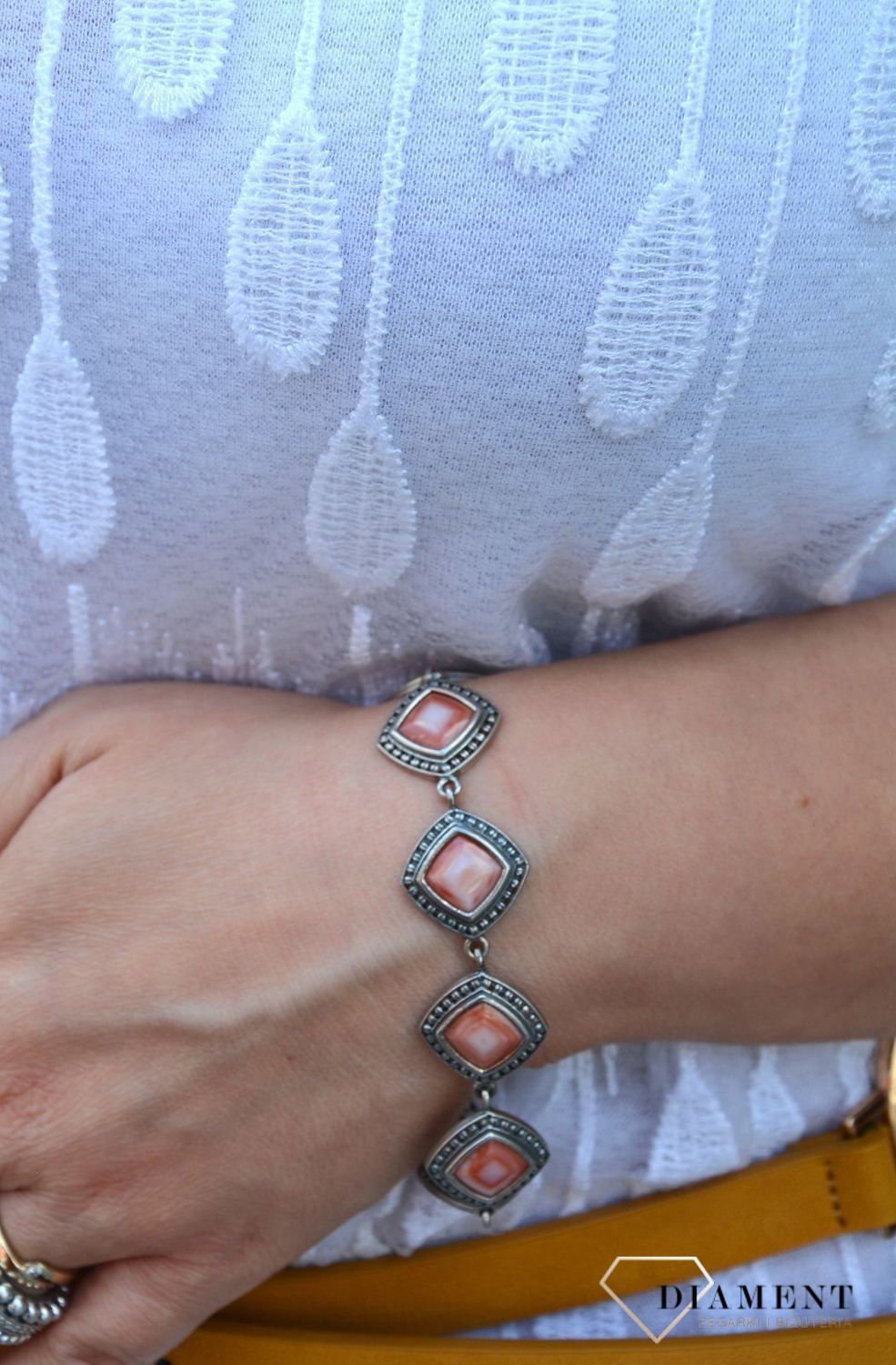 Bransoletka srebrna oksydowana z czerwonym agatem DIA-BRA-2974-925 (1).jpg