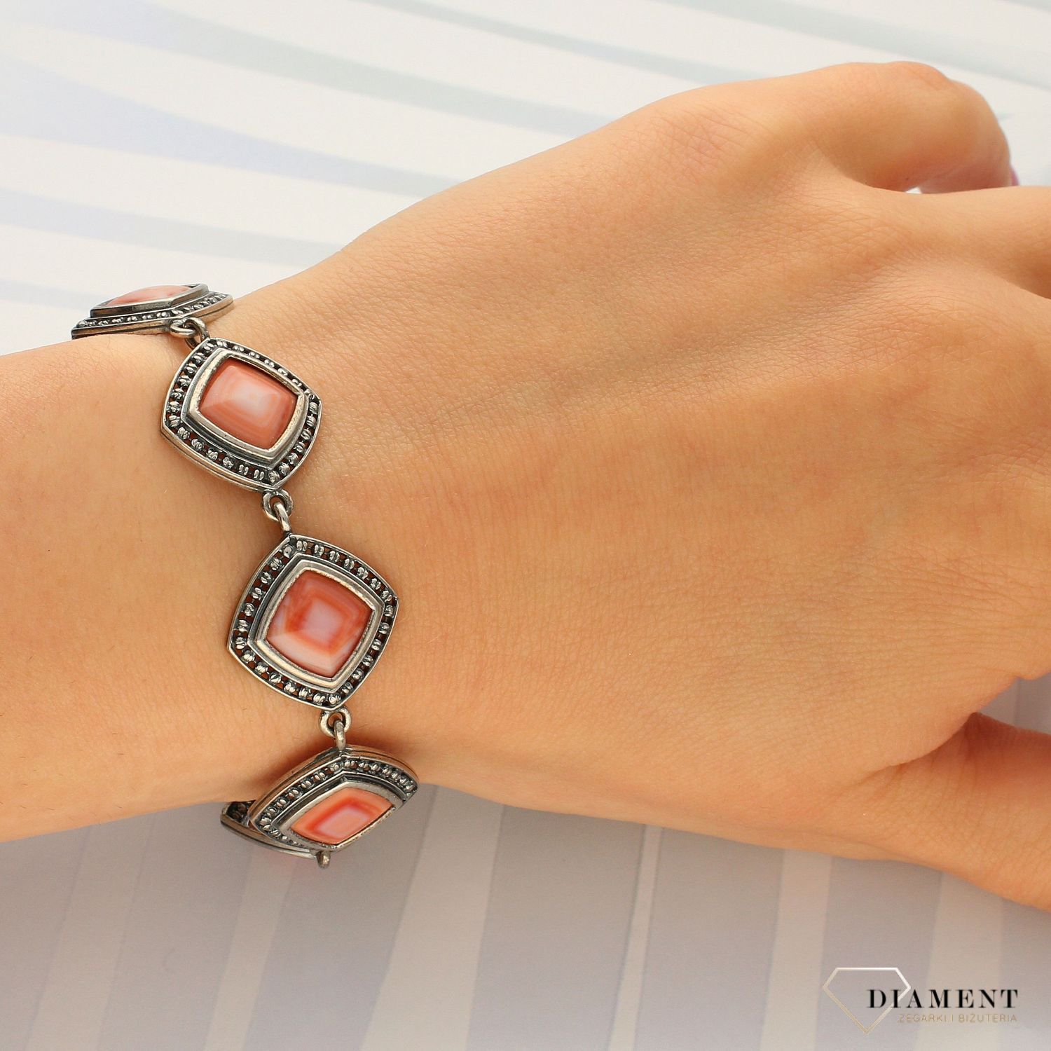 Bransoletka srebrna oksydowana z czerwonym agatem DIA-BRA-2974-925 (1).jpg
