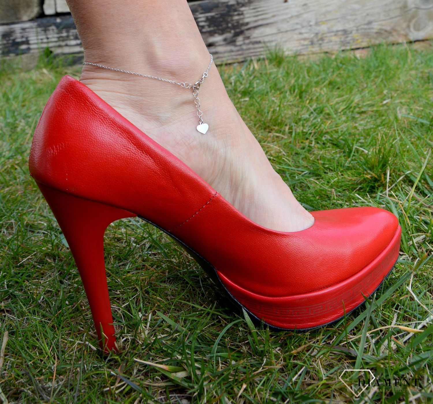 Srebrna bransoletka na nogę z serduszkiem DIA-BRA-3235-925.jpg