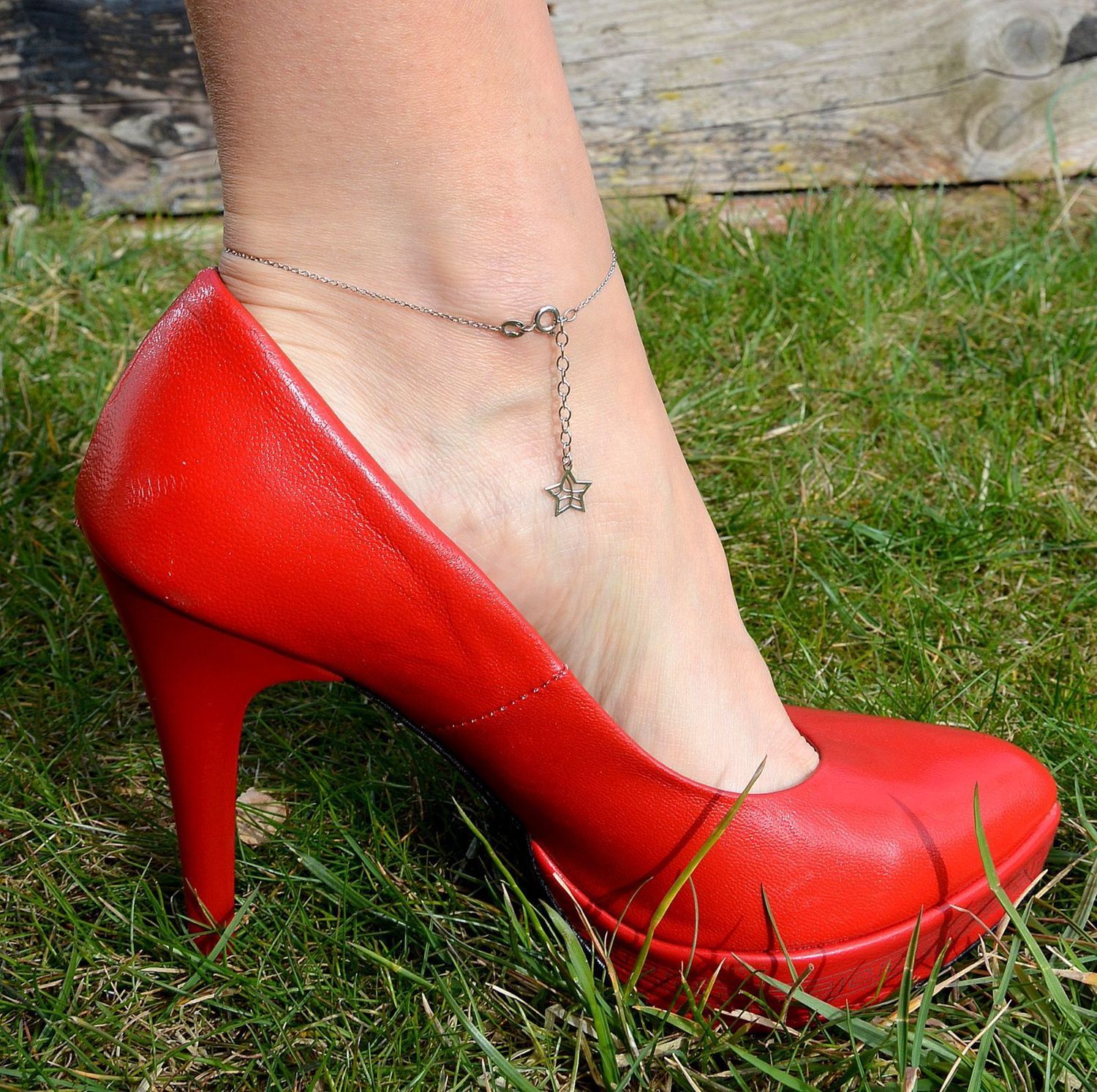 Srebrna bransoletka na nogę 925 z gwiazdką B 130.jpg