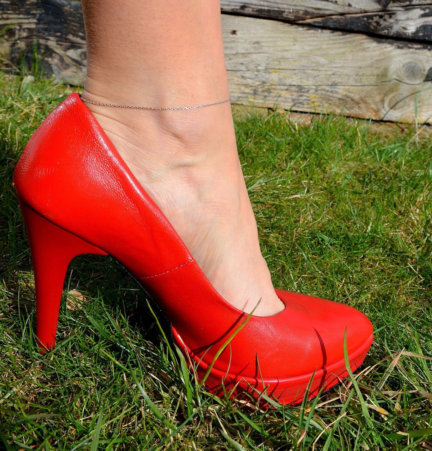 Srebrna bransoletka na nogę 925 z gwiazdką B 130.jpg