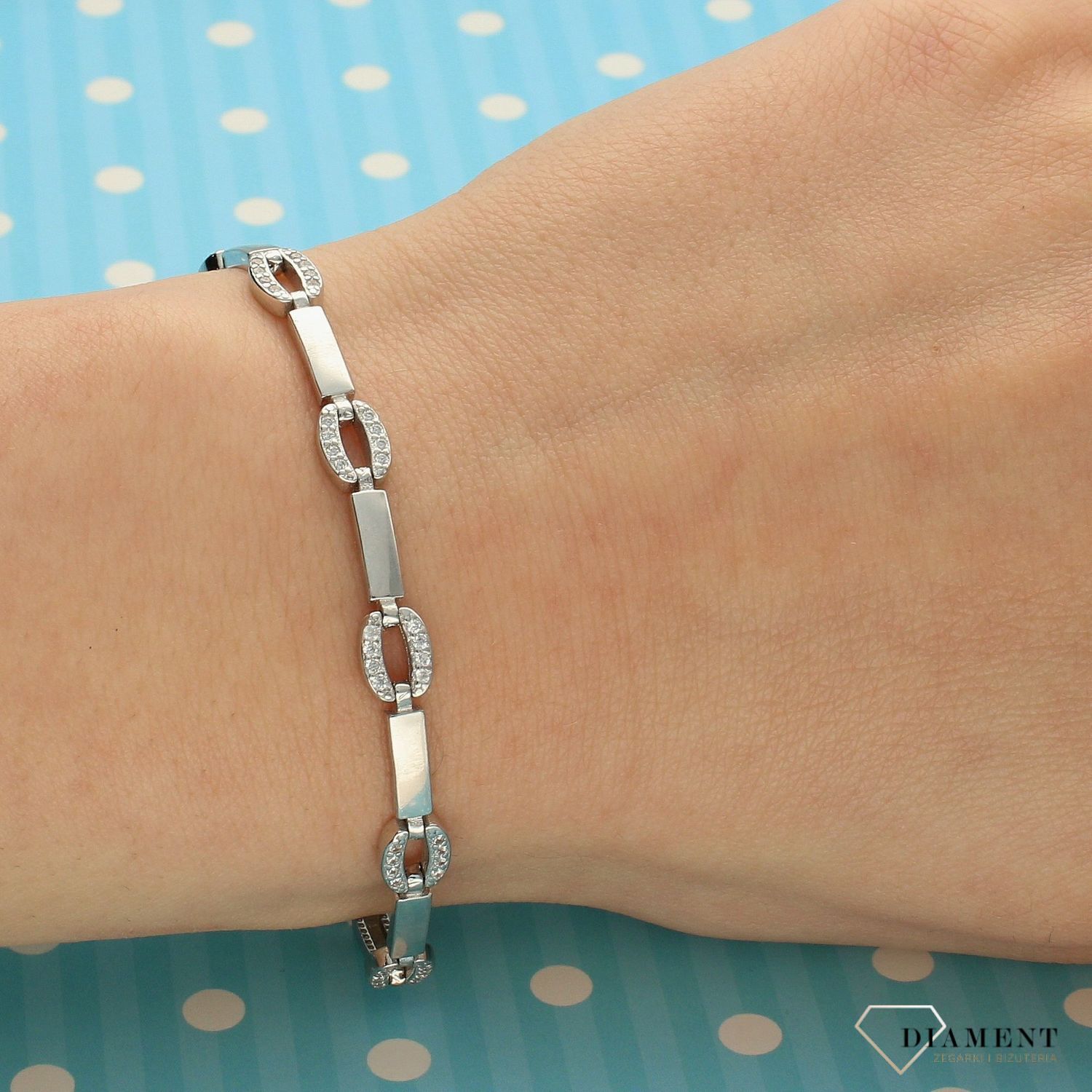 Srebrna bransoletka proste ogniwka z ozdobnymi cyrkoniami DIA-BRA-3554-925 (1).jpg