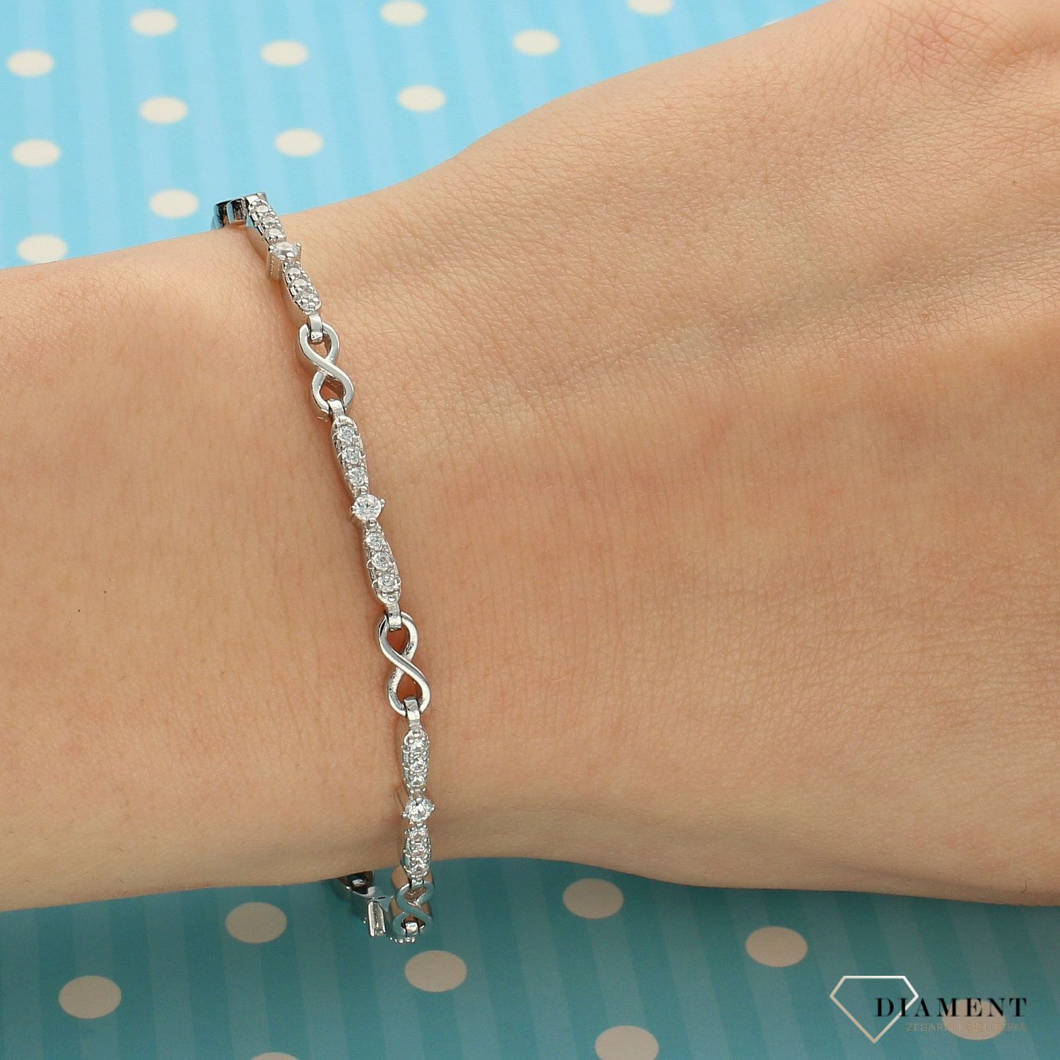 Srebrna bransoletka gładkie znaki nieskończoności i cyrkonie DIA-BRA-3557-925 (1).jpg