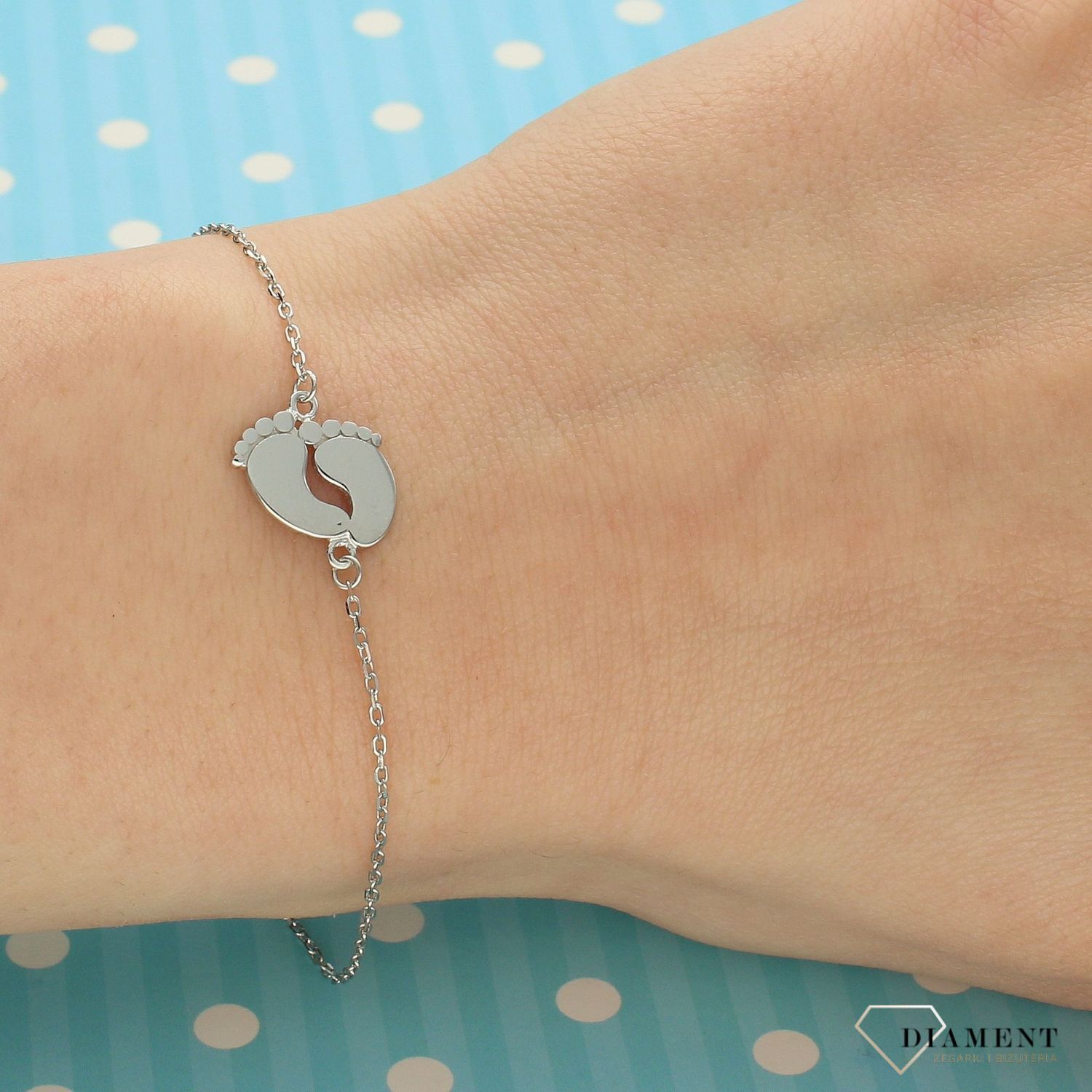 Srebrna bransoletka celebrytka stópki DIA-BRA-3576-925 (1).jpg