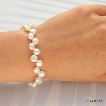 Bransoletka z perłami w kolorze białym DIA-BRA-3692-925. Efektowna bransoletka z perłami w kolorze białym o płaskich kuleczkach (2).jpg