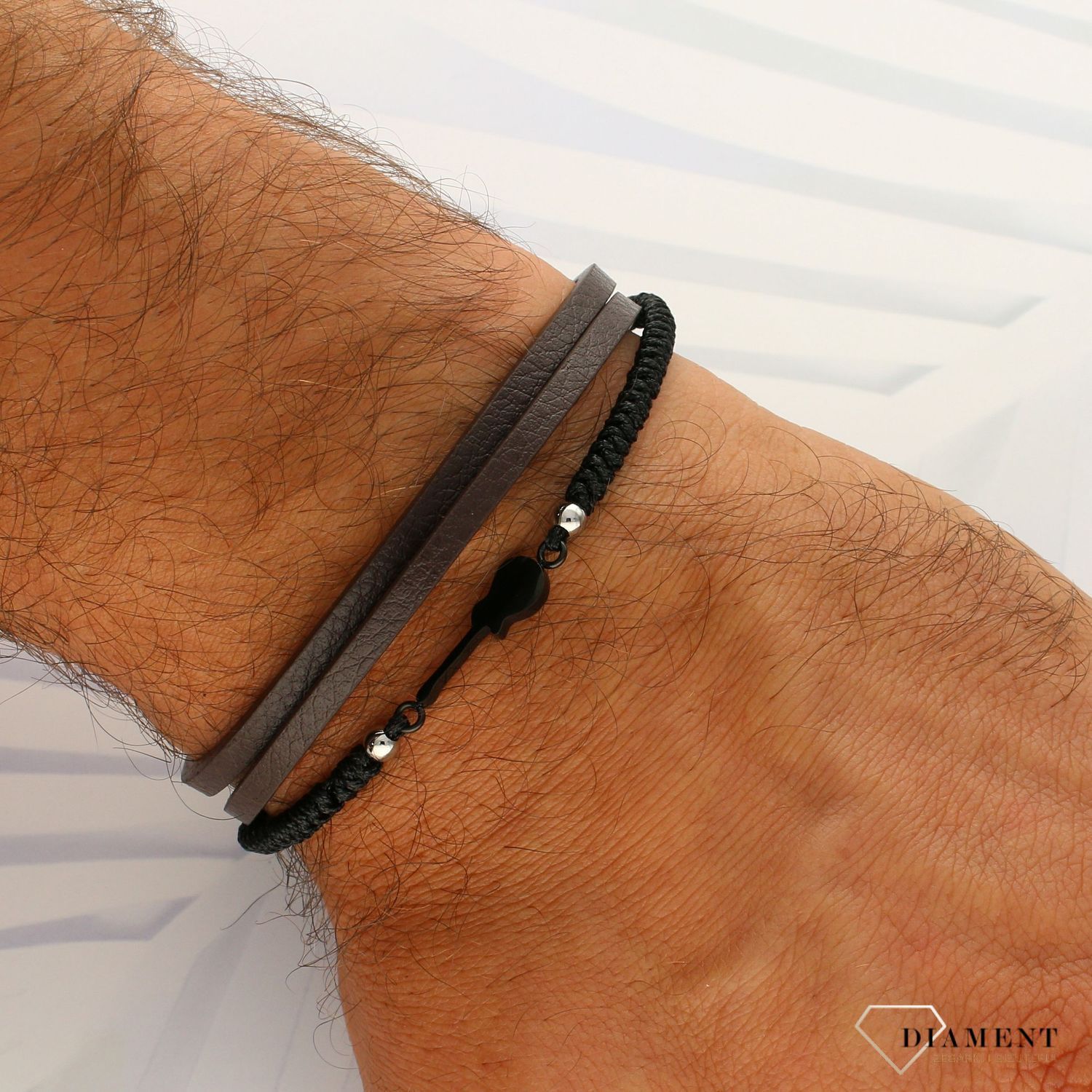 Bransoletka męska 'Czarna gitara elektryczna' DIA-BRA-3877-STAL. Bransoletka dla faceta w kolorze czarnym wykonana ze stali szlachetnej i skóry. Prezent dla gitarzysty. Gitara elektryczna upominek (2).jpg