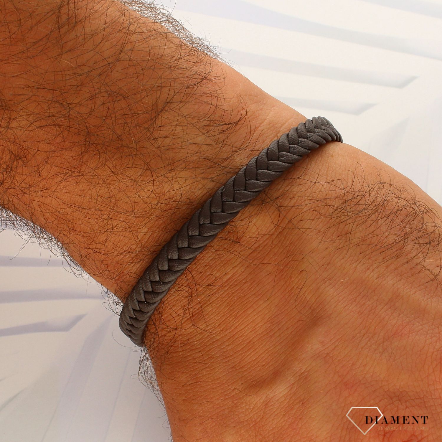 Bransoletka męska skórzana pojedyncza brązowa plecionka DIA-BRA-3880-STAL. Bransoletka męska brązowa o plecionej fakturze (1).jpg