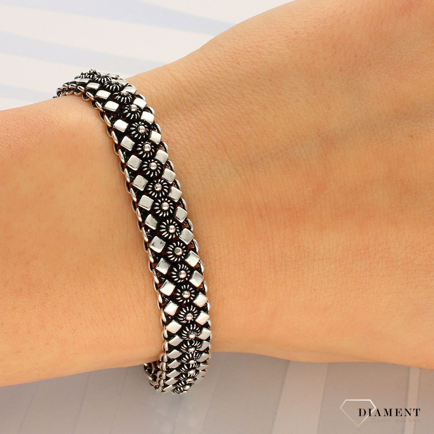 Srebrna bransoletka szeroka z ozdobnym wzorem DIA-BRA-3934-925 (1).jpg