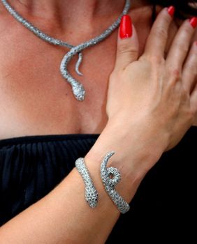 Bransoleta wąż żmija markazyty rubiny DIA-BRA-3838-925. Nowa, elegancka  bransoleta srebrna z markazytami w kształcie węża. Oczy węża z rubinów. Ciekawy, oryginalny kształt bransolety (5).JPG