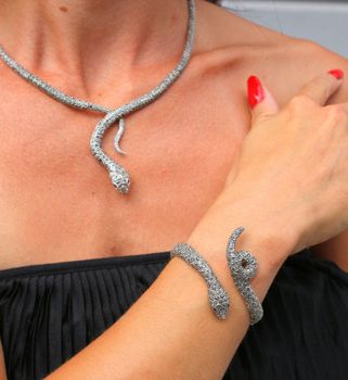 Bransoleta wąż żmija markazyty rubiny DIA-BRA-3838-925. Nowa, elegancka  bransoleta srebrna z markazytami w kształcie węża. Oczy węża z rubinów. Ciekawy, oryginalny kształt bransolety (7).JPG