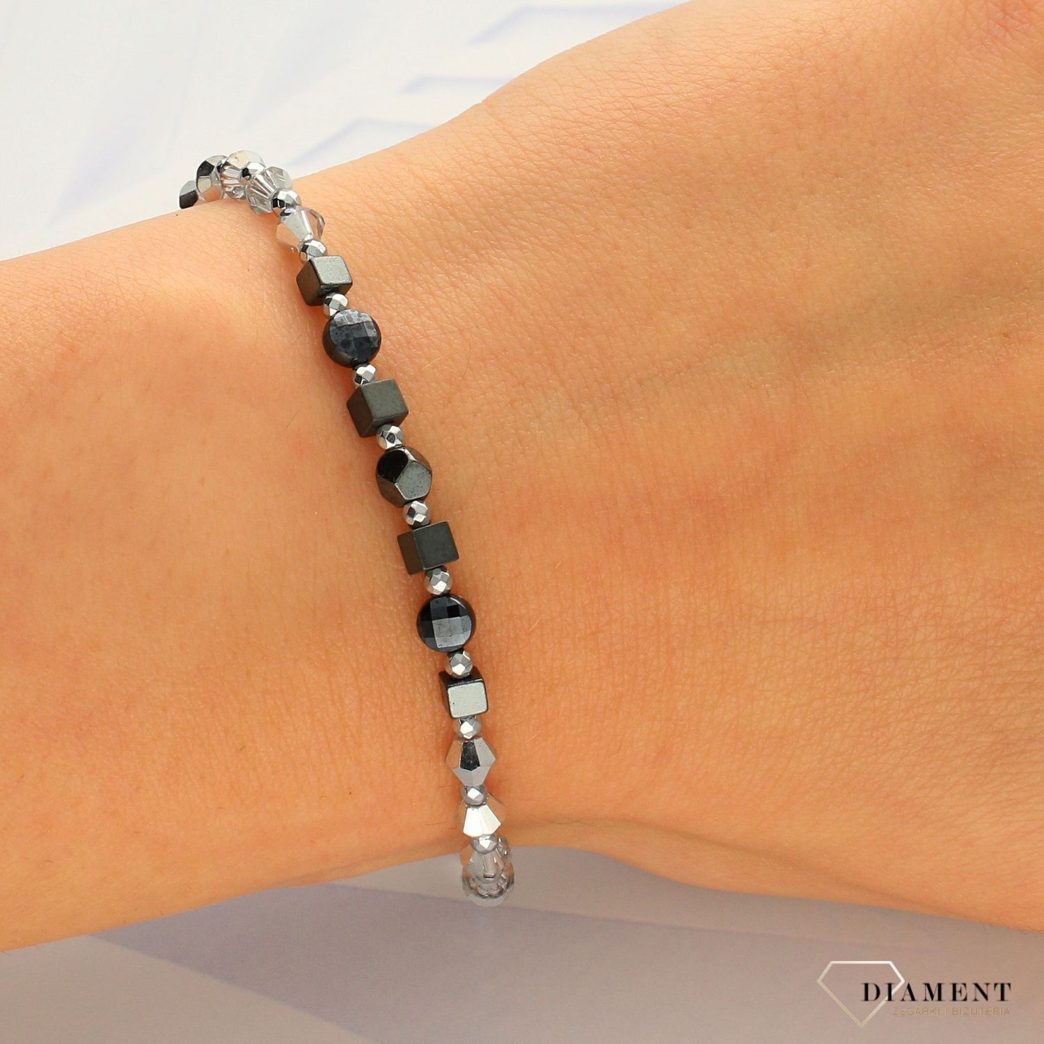 Bransoletka damska z kamieniami naturalnymi hematyt, spinel DIA-BRA-4006-925 (1).jpg