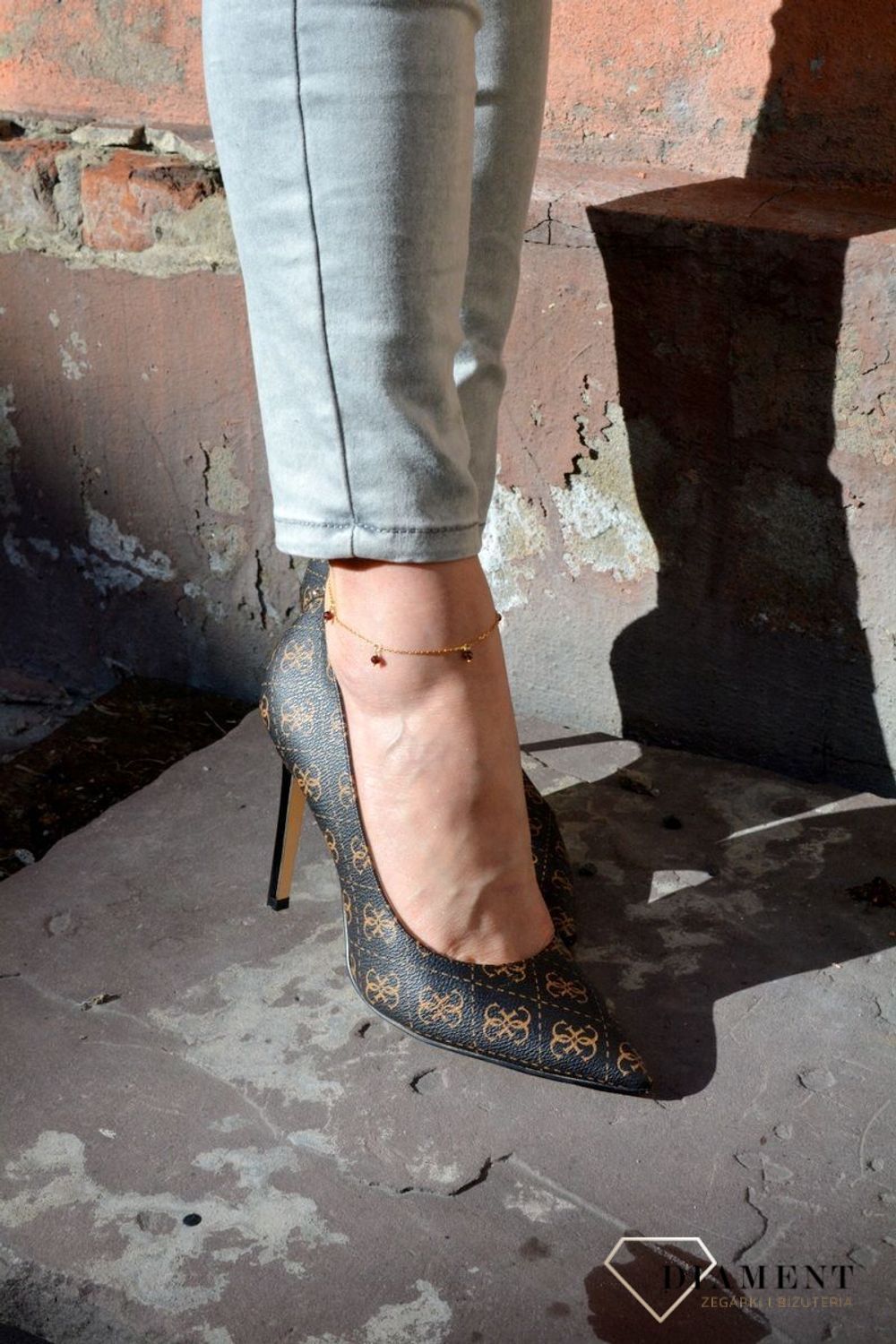 Srebrna pozłacana bransoletka na nogę z kryształami granat DIA-BRA-4066-925.jpg