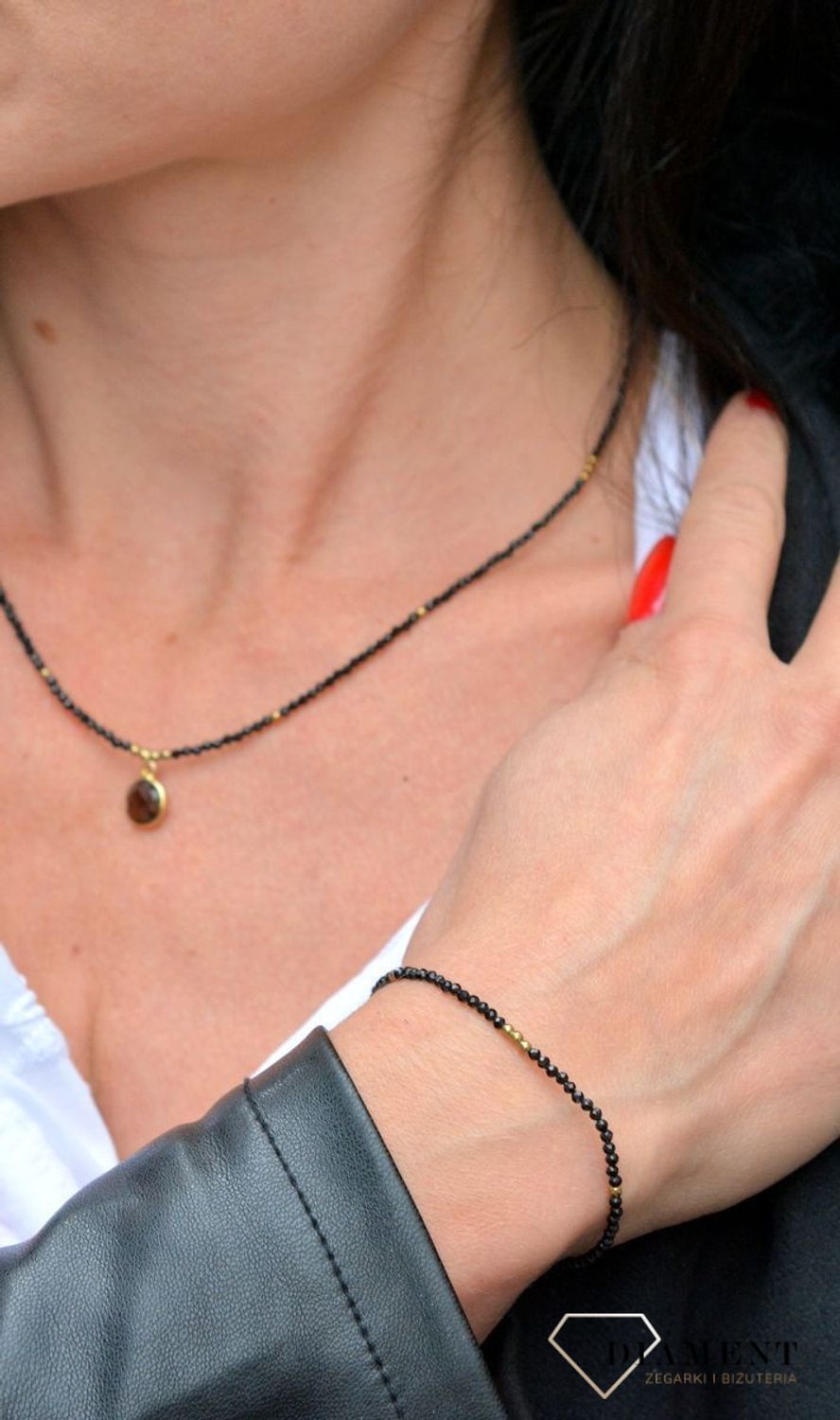 Bransoletka z drobnych kamieni naturalnych czarny hematyt DIA-BRA-4070-925 ze złotymi dodatkami.  (2).jpg