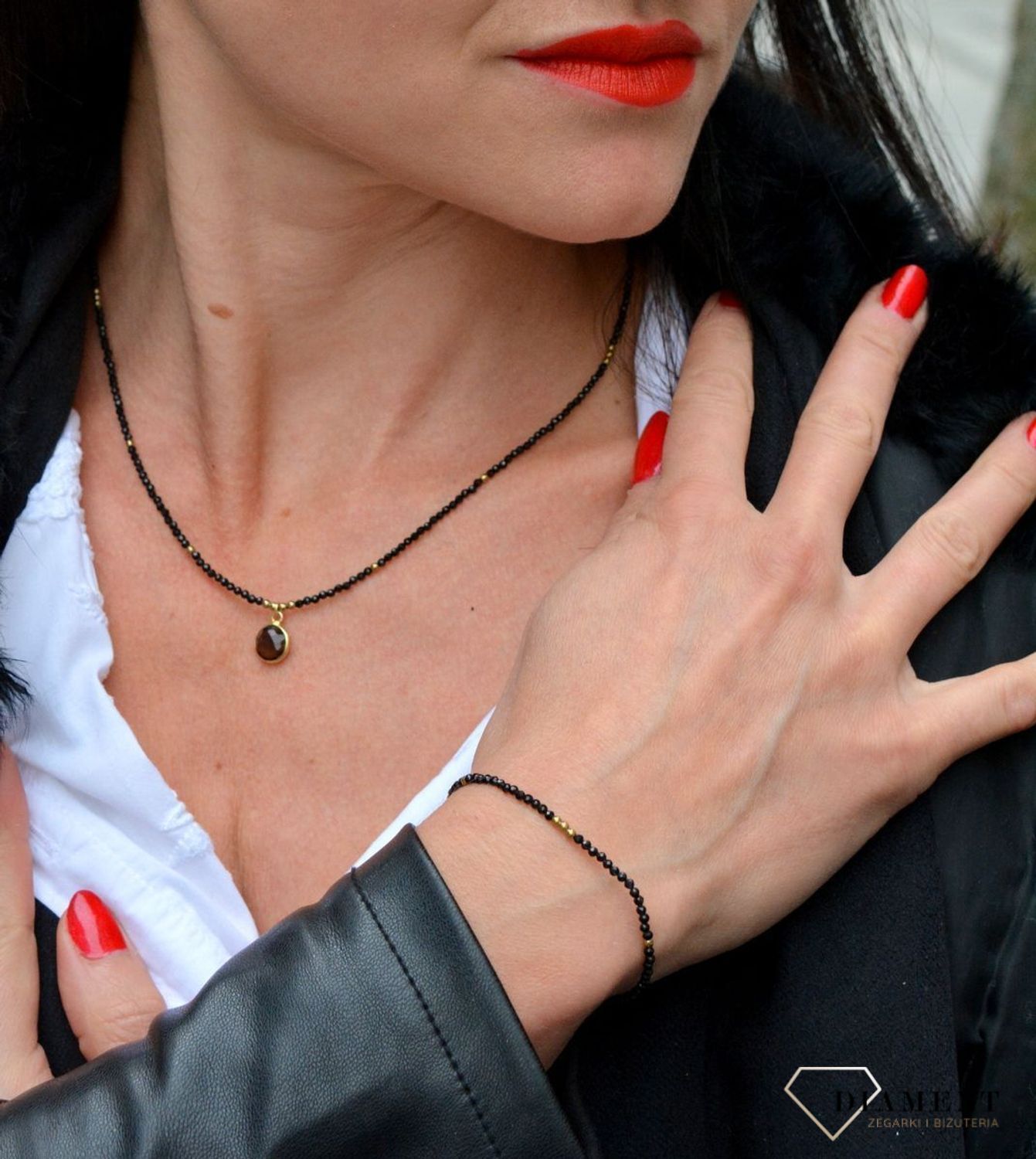 Bransoletka z drobnych kamieni naturalnych czarny hematyt DIA-BRA-4070-925 ze złotymi dodatkami.  (2).jpg