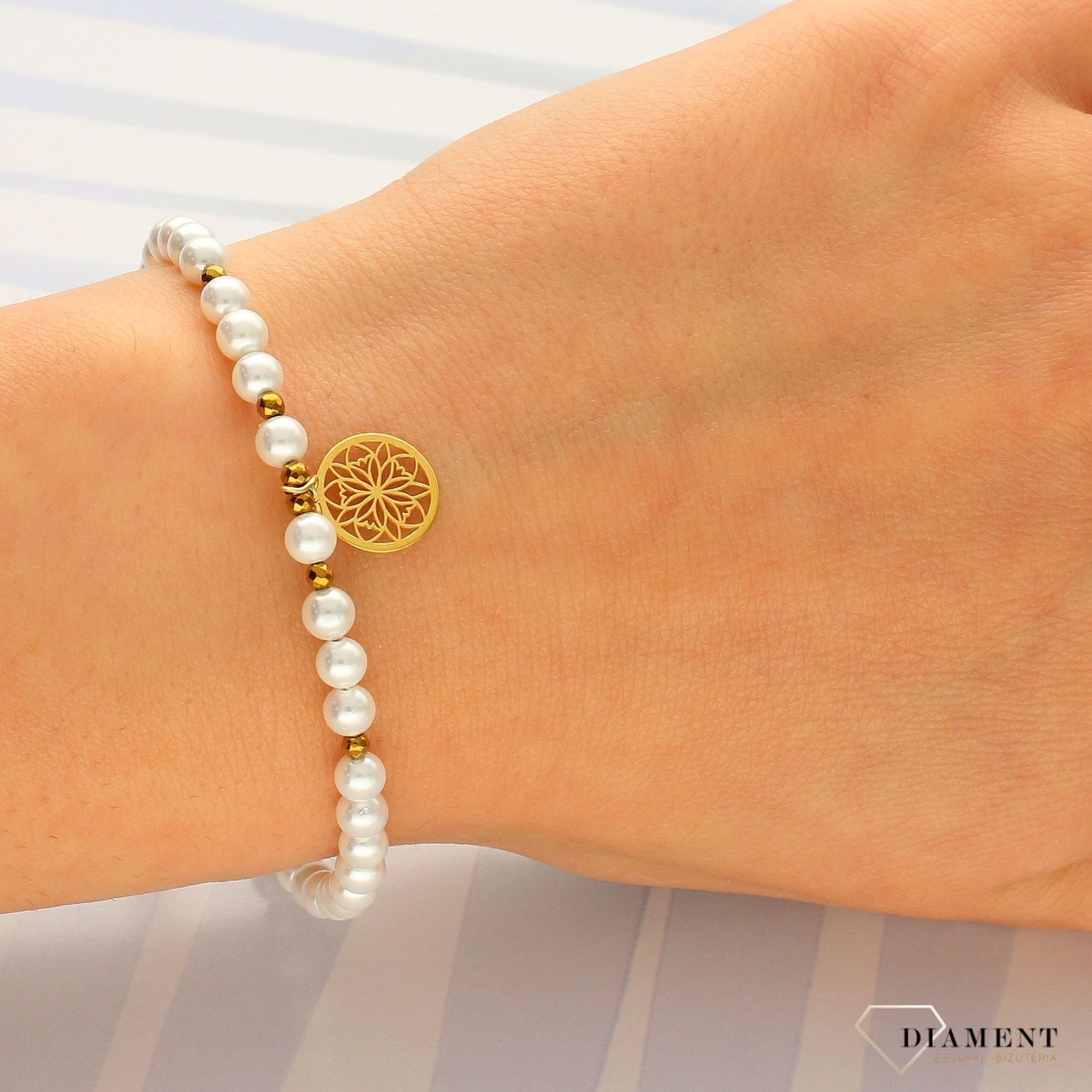 Bransoletka perły Majorka ze złotą zawieszką DIA-BRA-4073-925 ze złotą ażurową zawieszką (1).jpg