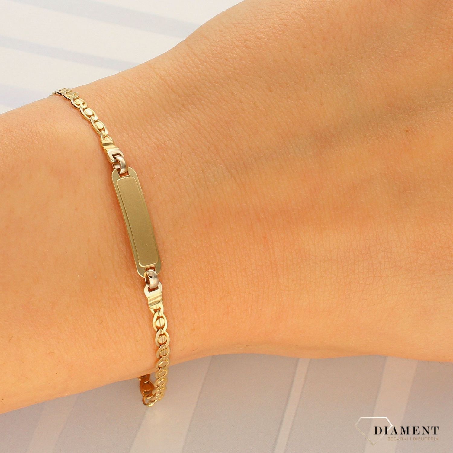 Złota bransoletka dla dziecka z blaszką do graweru DIA-BRA-4285-585 (1).jpg