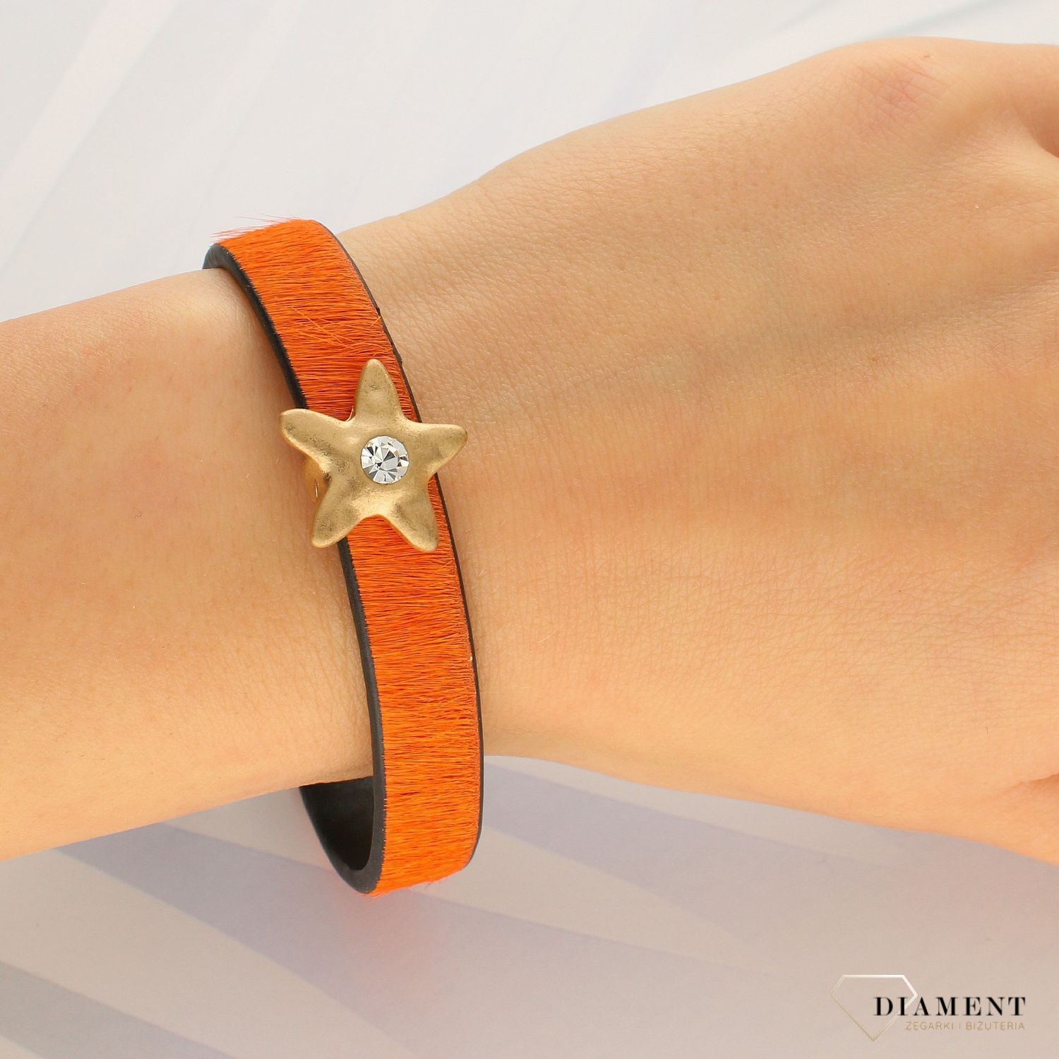 Pomarańczowa bransoletka z ozdobną gwiazdką DIA-BRA-4333-INNE (1).jpg