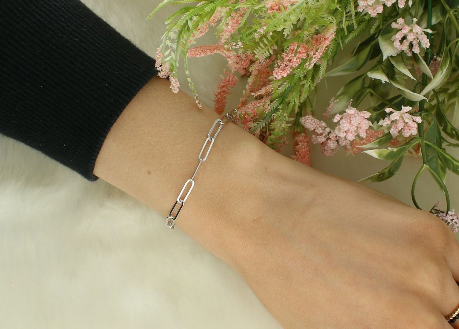 Elegancka bransoletka damska ze srebra próby 925, splot spinaczowy, długość 17 cm + 3 cm, waga 2,70 g, zapięcie na karabińczyk. Idealna na prezent.1.jpg