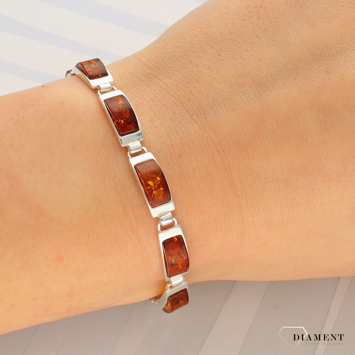 Srebrna bransoletka bursztyn bałtycki o brązowym odcieniu DIA-BRA-4695-925 (1).jpg