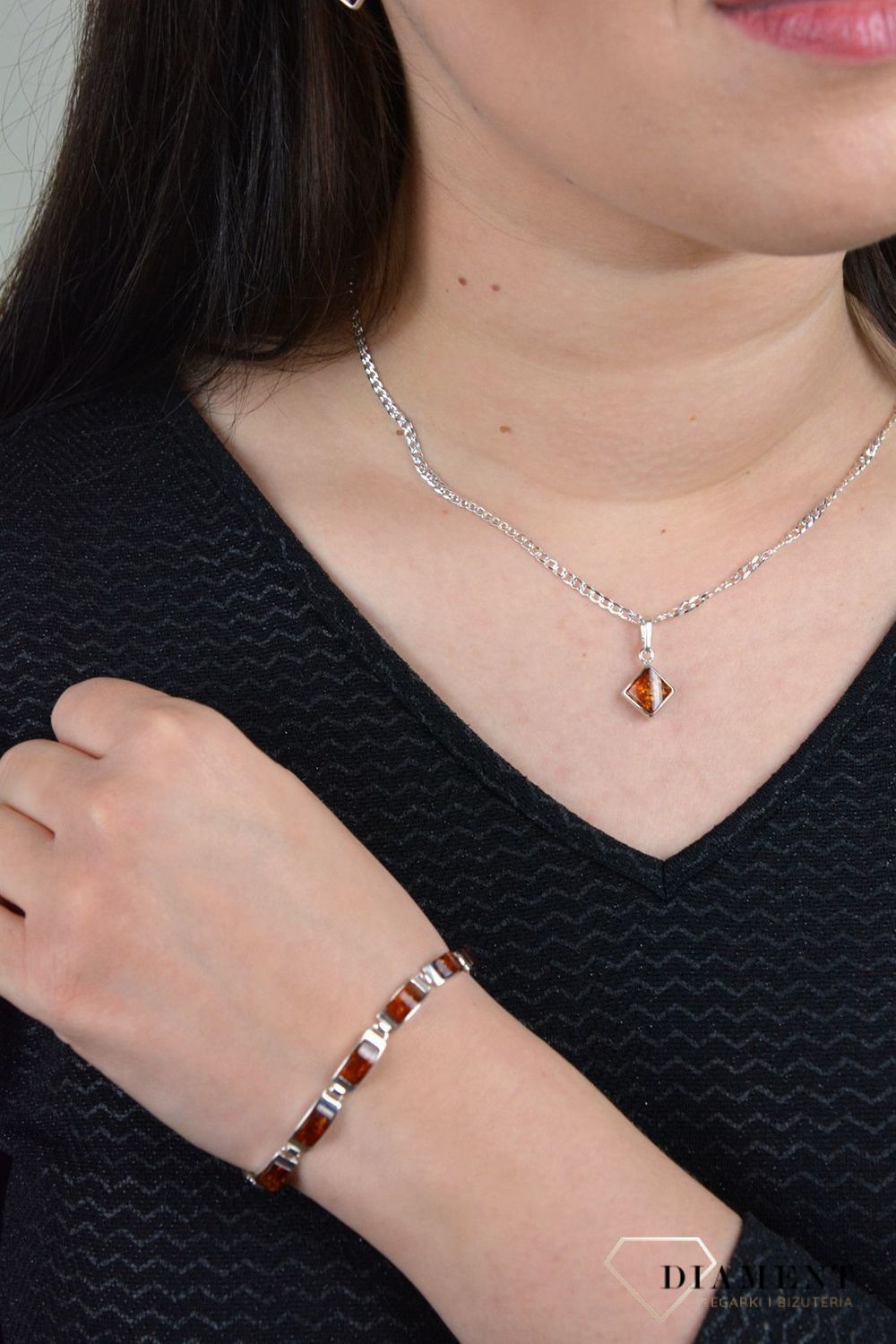Srebrna bransoletka bursztyn bałtycki o brązowym odcieniu DIA-BRA-4695-925 (1).jpg