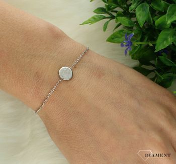 Bransoletka srebrna kółko z cyrkonią 925 celebrytka DIA-BRA-4937-925. Srebrna bransoletka z modnym wzorem. Bransoletka składa się z delikatnego ażurowego łańcuszka. Bransoletka została wykonana z najwyższej jakości srebra próby 925.  (3).jpg