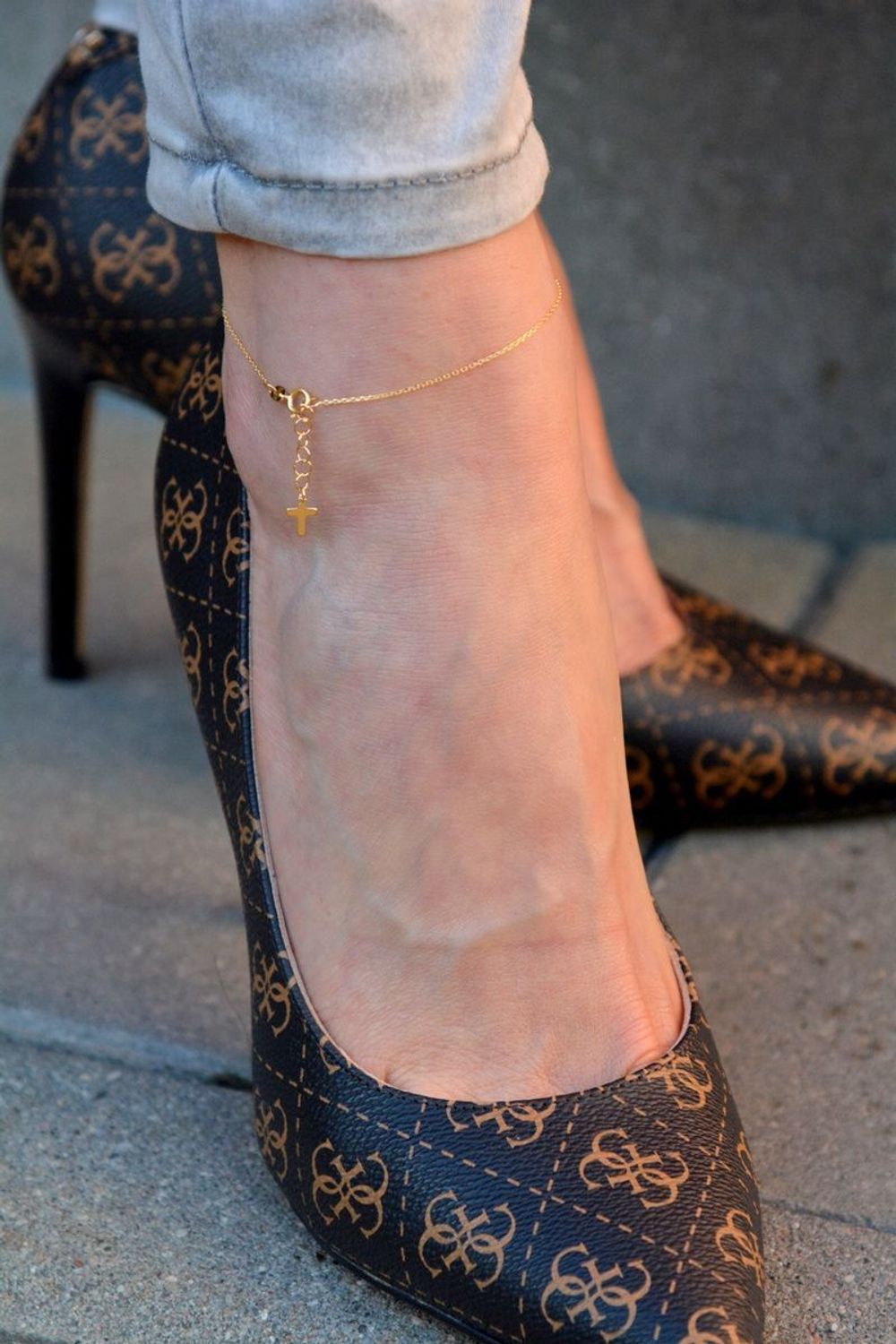 Złota bransoletka na nogę z krzyżykiem 585 DIAMENT DIA-BRA-5367-585.jpg