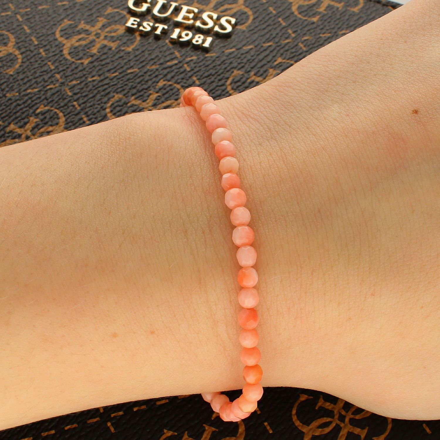 Bransoletka damska Różowe koraliki DIA-BRA-5636-INNE. Bransoletka damska koraliki na gumce. Różowa bransoletka z koralików. Bransoletka damska na każdą okazje (2).jpg