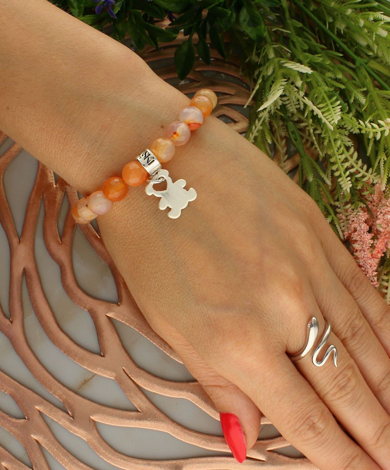 Bransoletka damska na gumce pomarańczowe koraliki z misiem DIA-BRA-5707-INNE. Bransoletka damska koraliki. Bransoletka damska pomarańczowa. Bransoletka damska z misiem. Bransoletka damska na gumce. Bransoletka damska idealna n (1).jpg