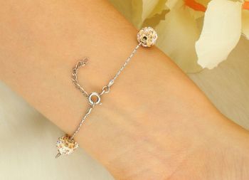 Elegancka srebrna bransoletka damska próby 925 z kuleczkami 8 mm i kolorowymi cyrkoniami. Regulowana długość 18 + 3 cm. Idealna na prezent.3.jpg