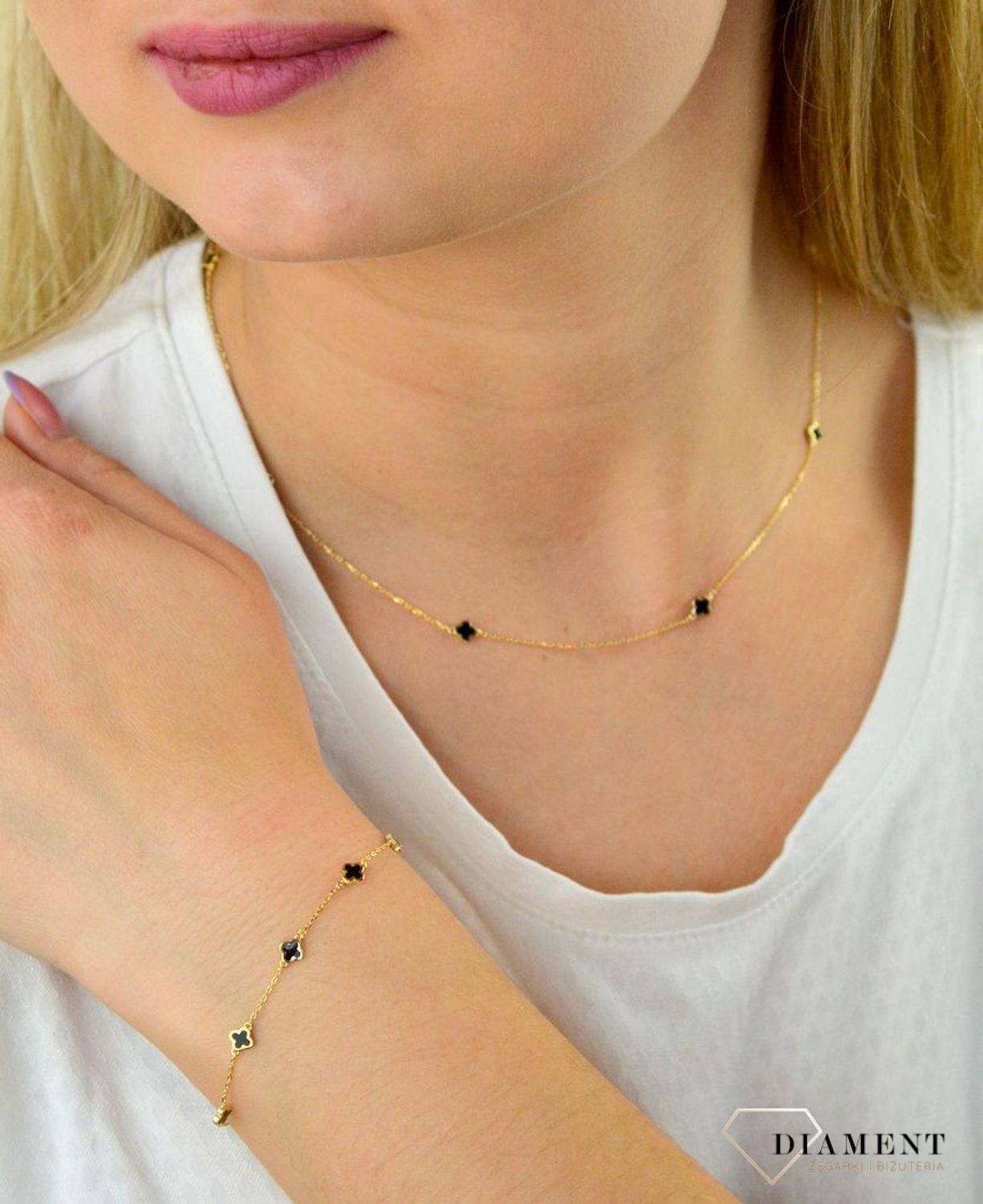 Bransoletka pozłacana  Czarne koniczynki  925 DIA-BRA-5953-925 Pozłacana bransoletka wykonana z najwyższej próby srebra z subtelnymi koniczynkami. Idealny pomysł na prezent (1).jpg