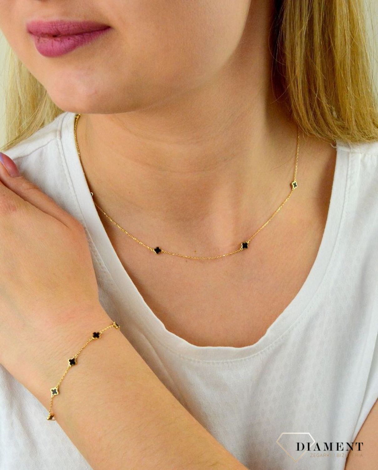 Bransoletka pozłacana  Czarne koniczynki  925 DIA-BRA-5953-925 Pozłacana bransoletka wykonana z najwyższej próby srebra z subtelnymi koniczynkami. Idealny pomysł na prezent (1).jpg