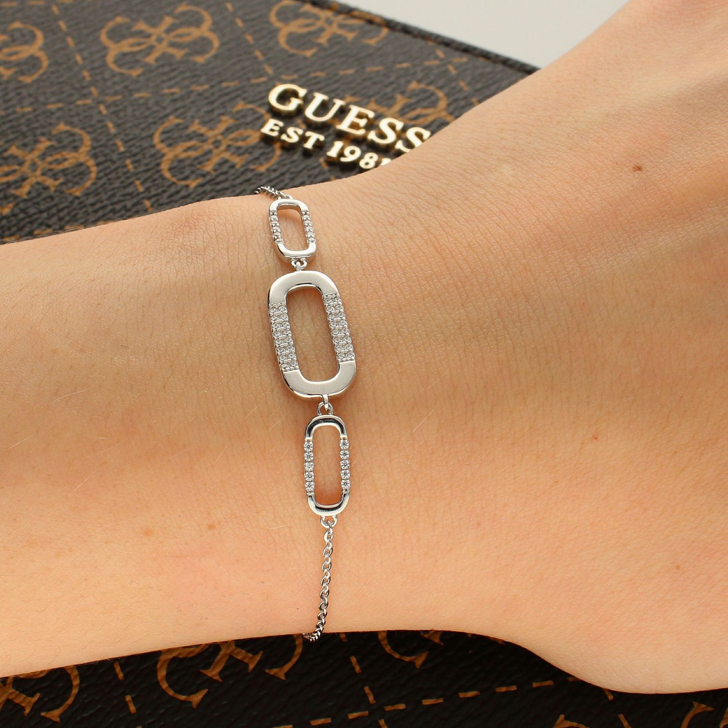 Bransoletka srebrna  Trzy owalne elementy  925 DIA-BRA-5958B-925  Bransoletka z trzema owalnymi elementami będzie idealnym pomysłem na prezent dla każdej kobiety..jpg