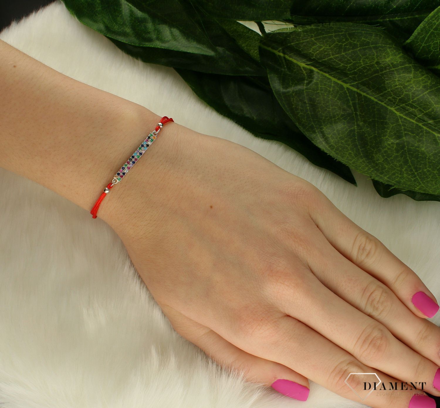 Bransoletka damska srebrna na sznureczku kolorowe cyrkonie DIA-BRA-60379RED-925.  Biżuteria ta będzie wspaniałym upominkiem dla każdej osoby. Bransoletka na sznureczku doskonale dopełni codzienną stylizację. Bransoletka z cz.jpg